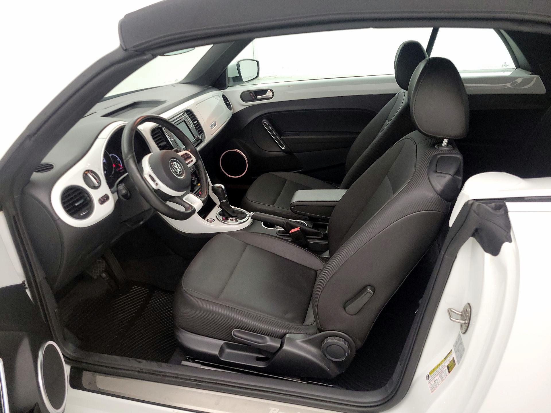 Thumbnail: 2018 Volkswagen Beetle - 11