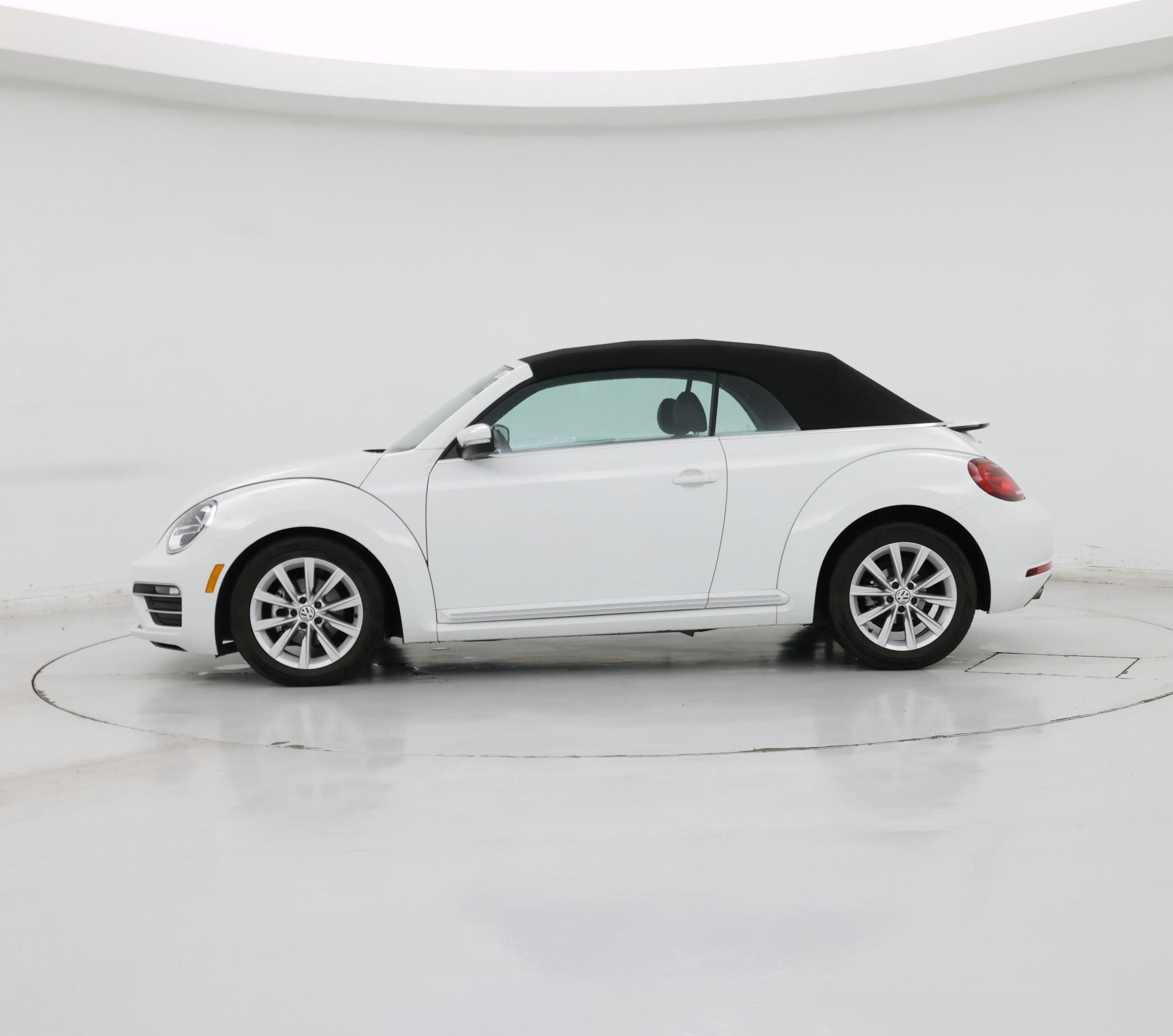 Thumbnail: 2018 Volkswagen Beetle - 3