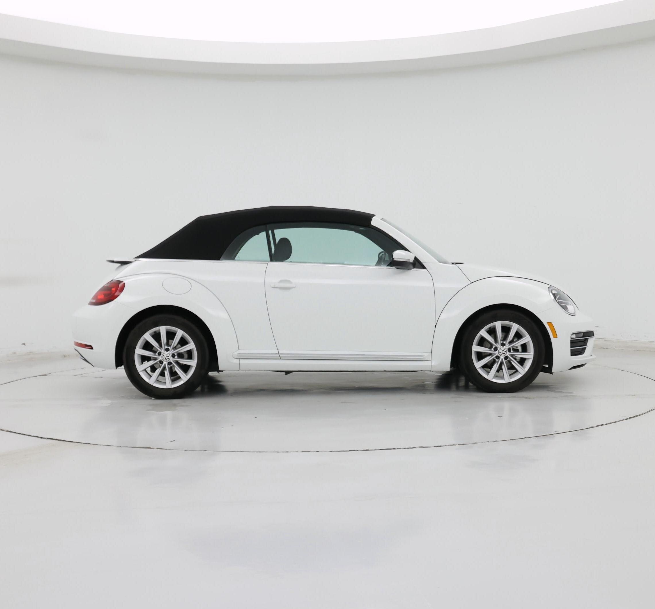 Thumbnail: 2018 Volkswagen Beetle - 7
