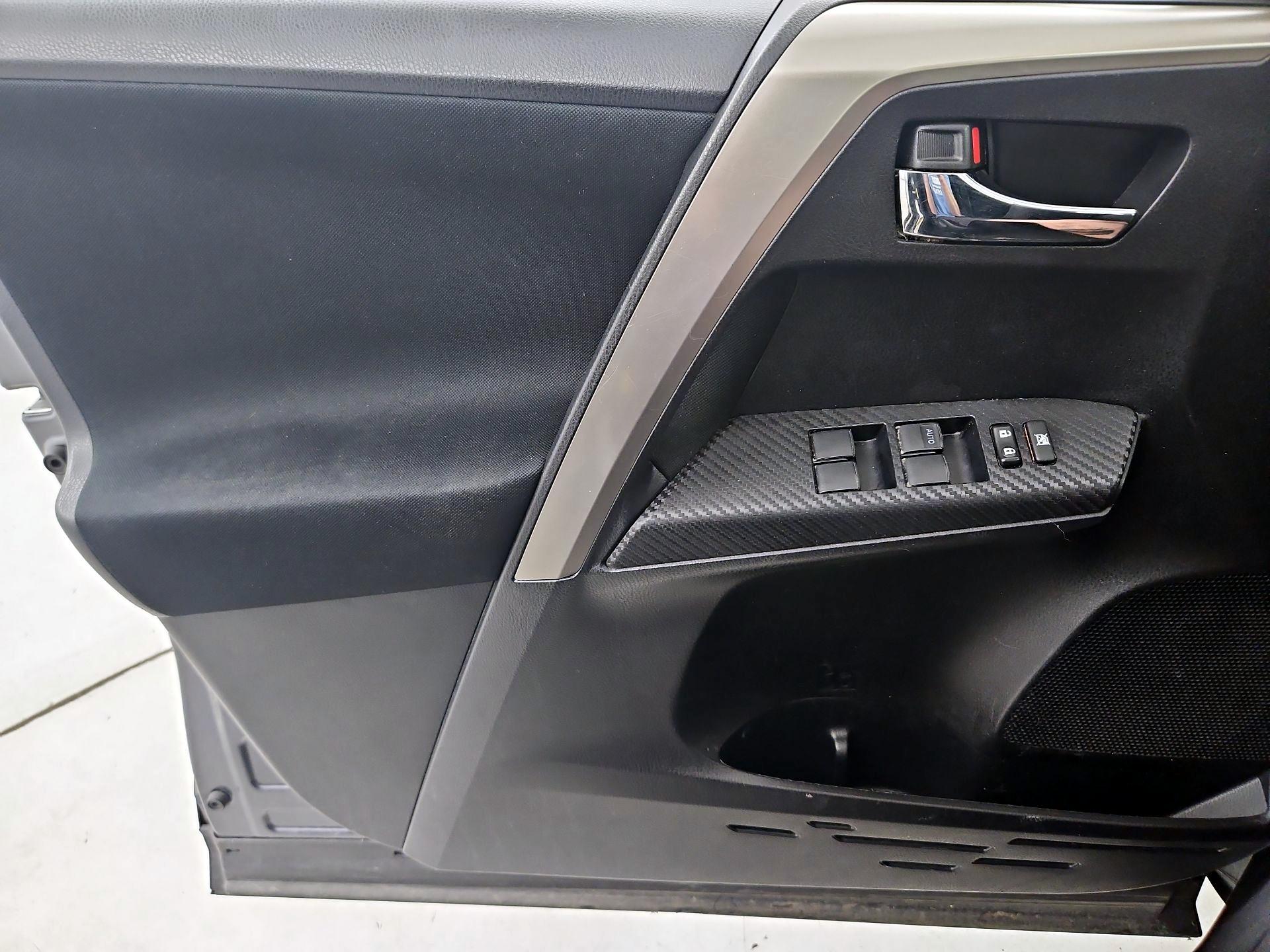 Thumbnail: 2015 Toyota RAV4 - 12