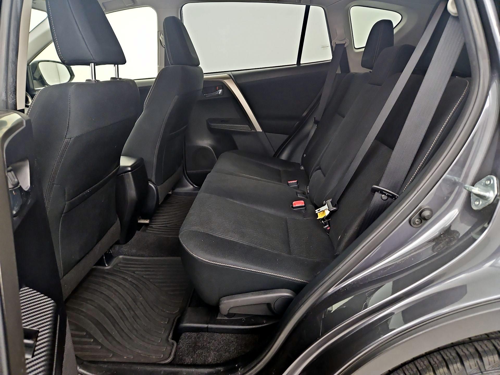 Thumbnail: 2015 Toyota RAV4 - 20