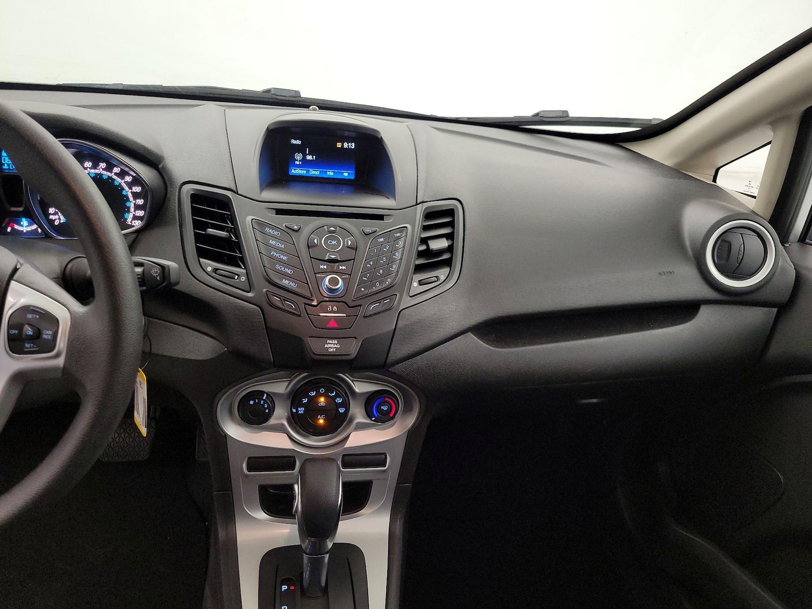2019 Ford Fiesta SE - Photo 8