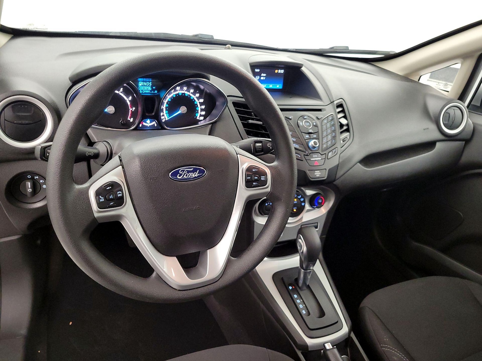 2019 Ford Fiesta SE - Photo 9