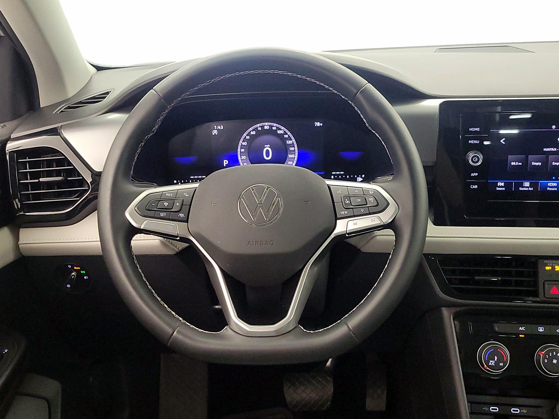Thumbnail: 2025 Volkswagen Taos - 10