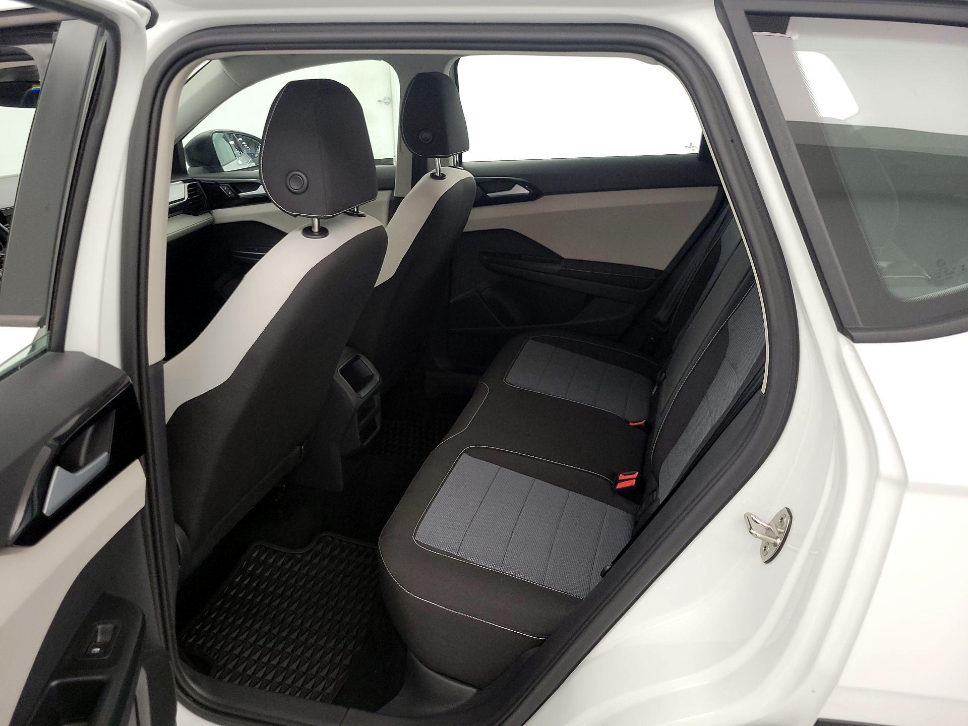 Thumbnail: 2025 Volkswagen Taos - 18