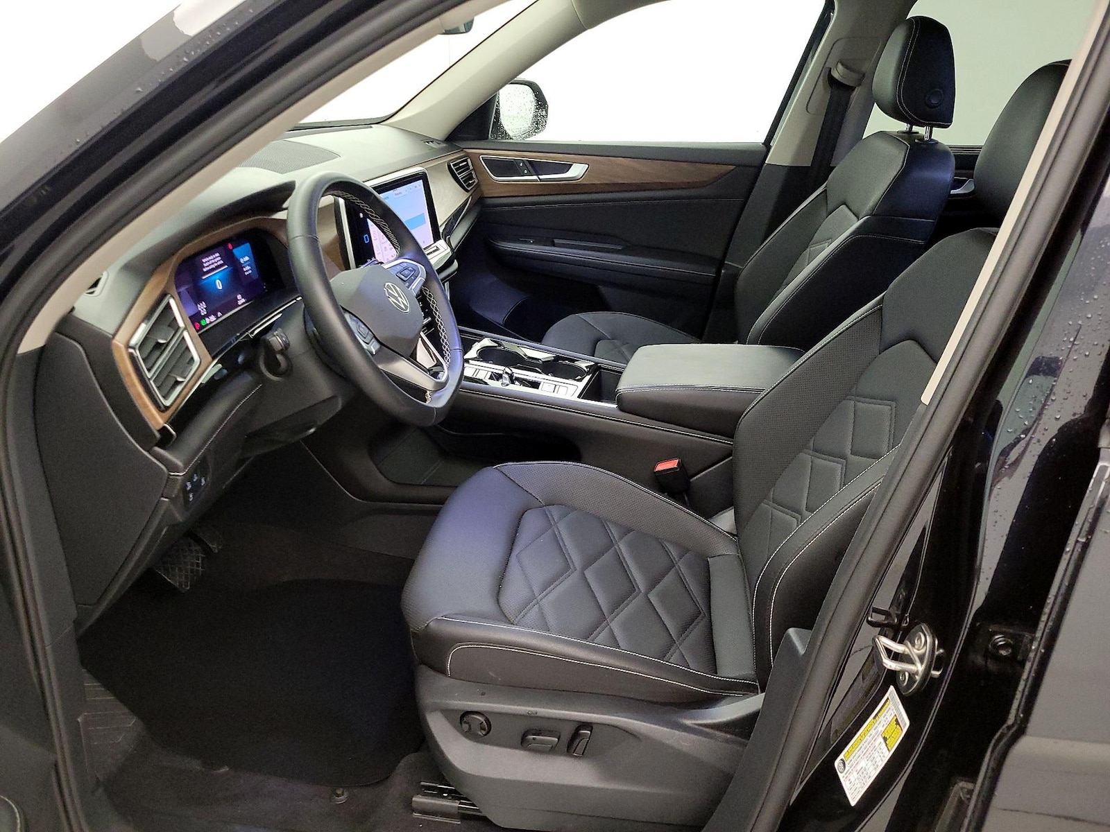 2025 Volkswagen Atlas SE w/Tech - Photo 12