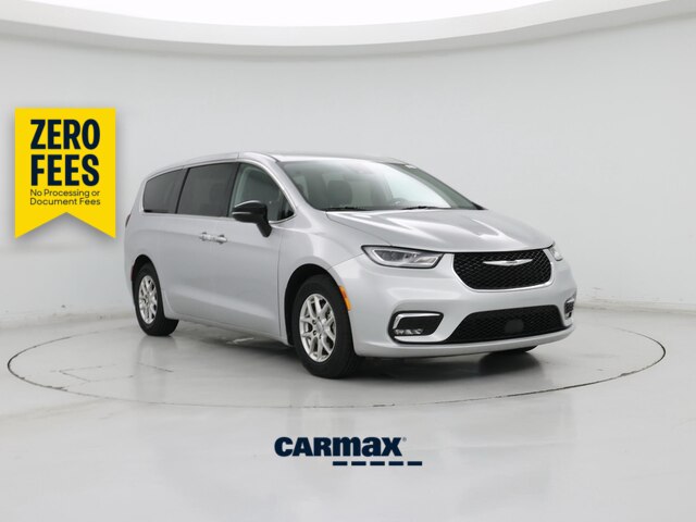 Silver 2024 Chrysler Pacifica Minivan Front-Wheel Drive Automatic