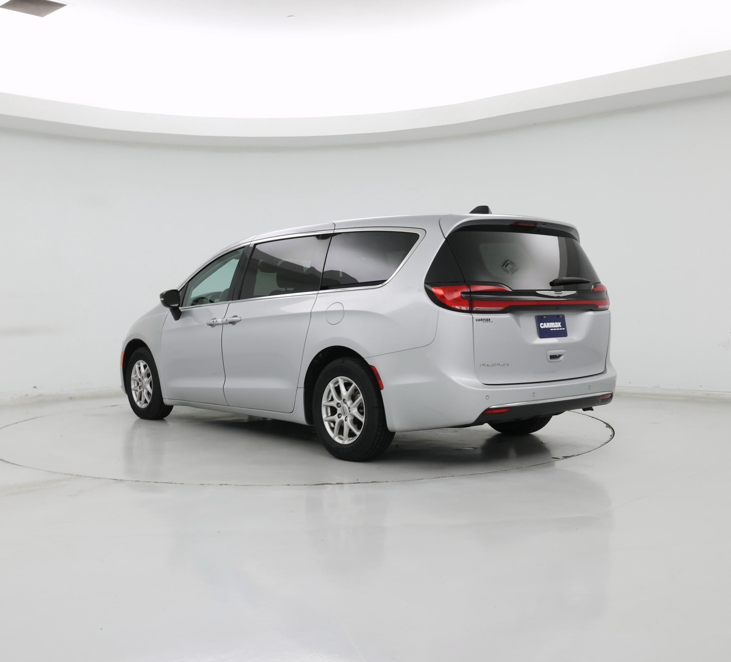 Thumbnail: 2024 Chrysler Pacifica - 2