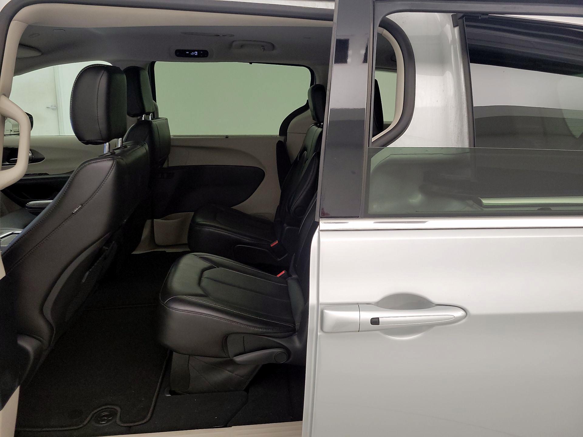 Thumbnail: 2024 Chrysler Pacifica - 19