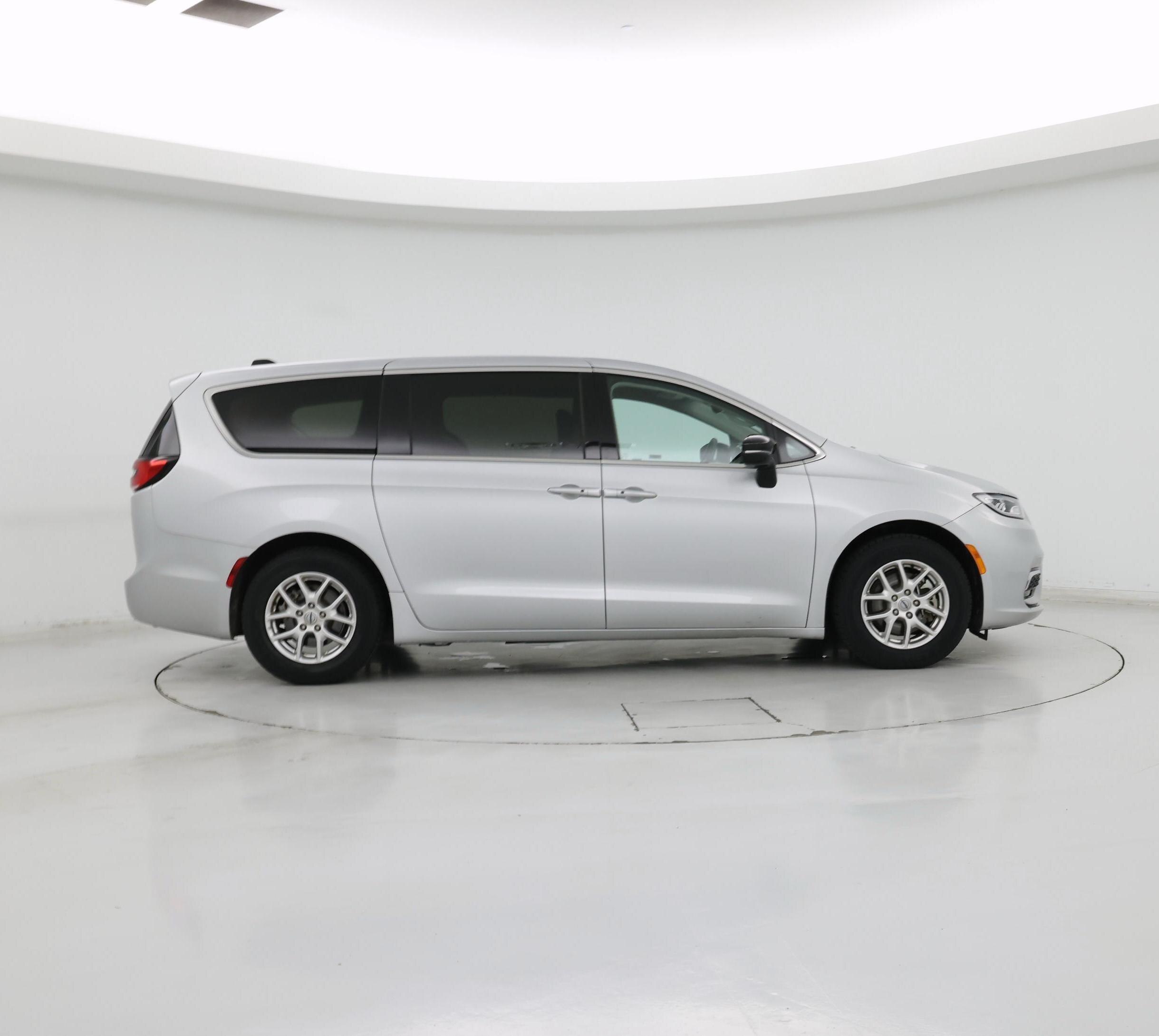 Thumbnail: 2024 Chrysler Pacifica - 7
