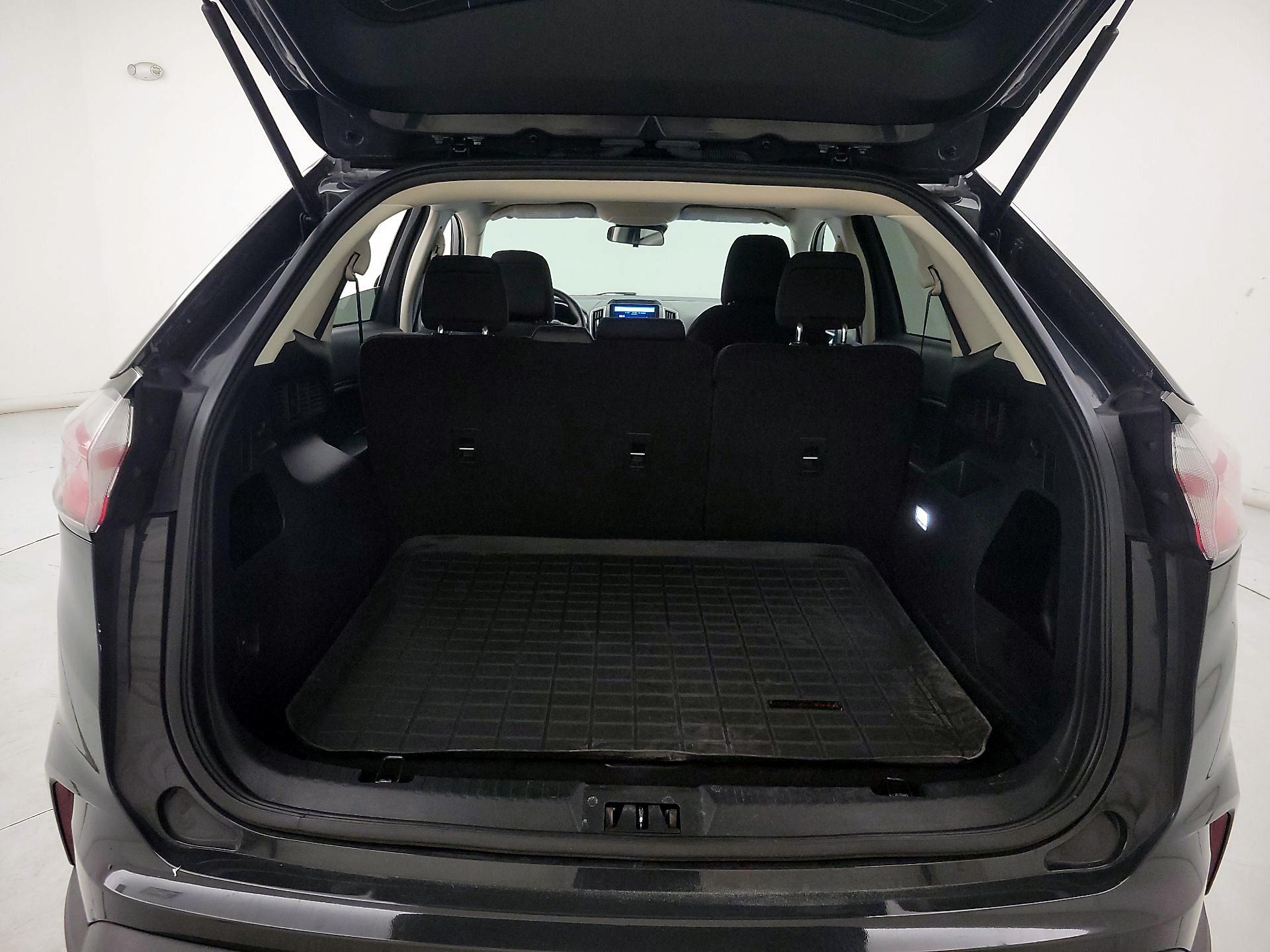Thumbnail: 2021 Ford Edge - 20