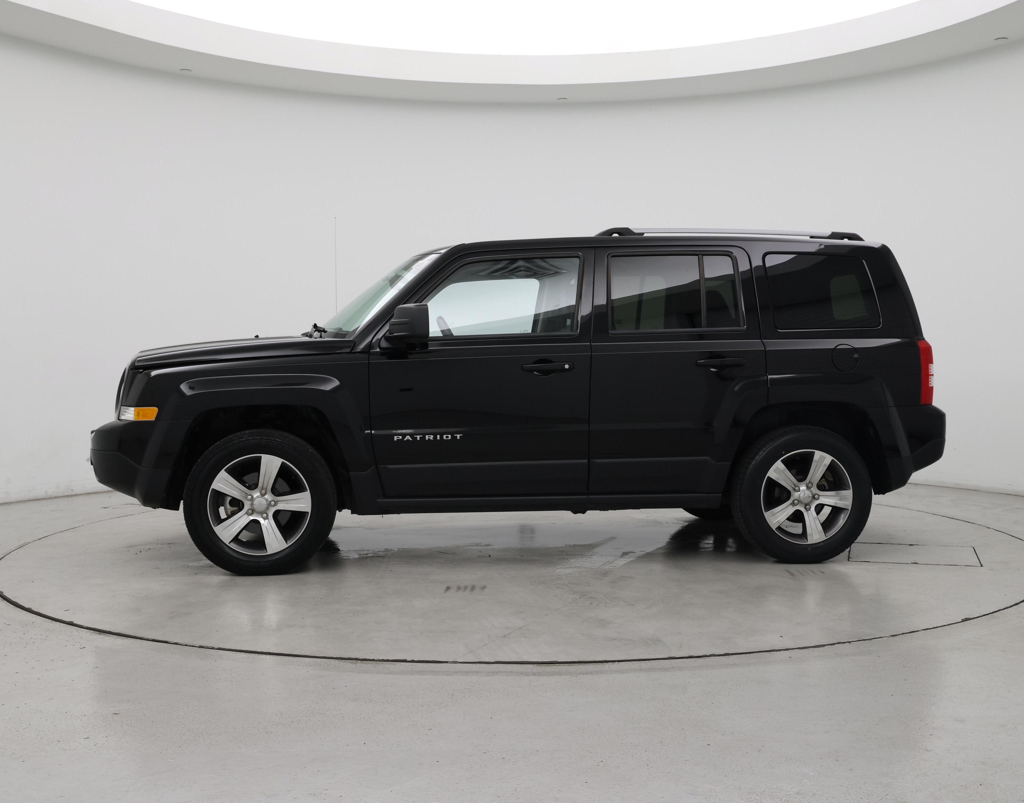 Thumbnail: 2017 Jeep Patriot - 3