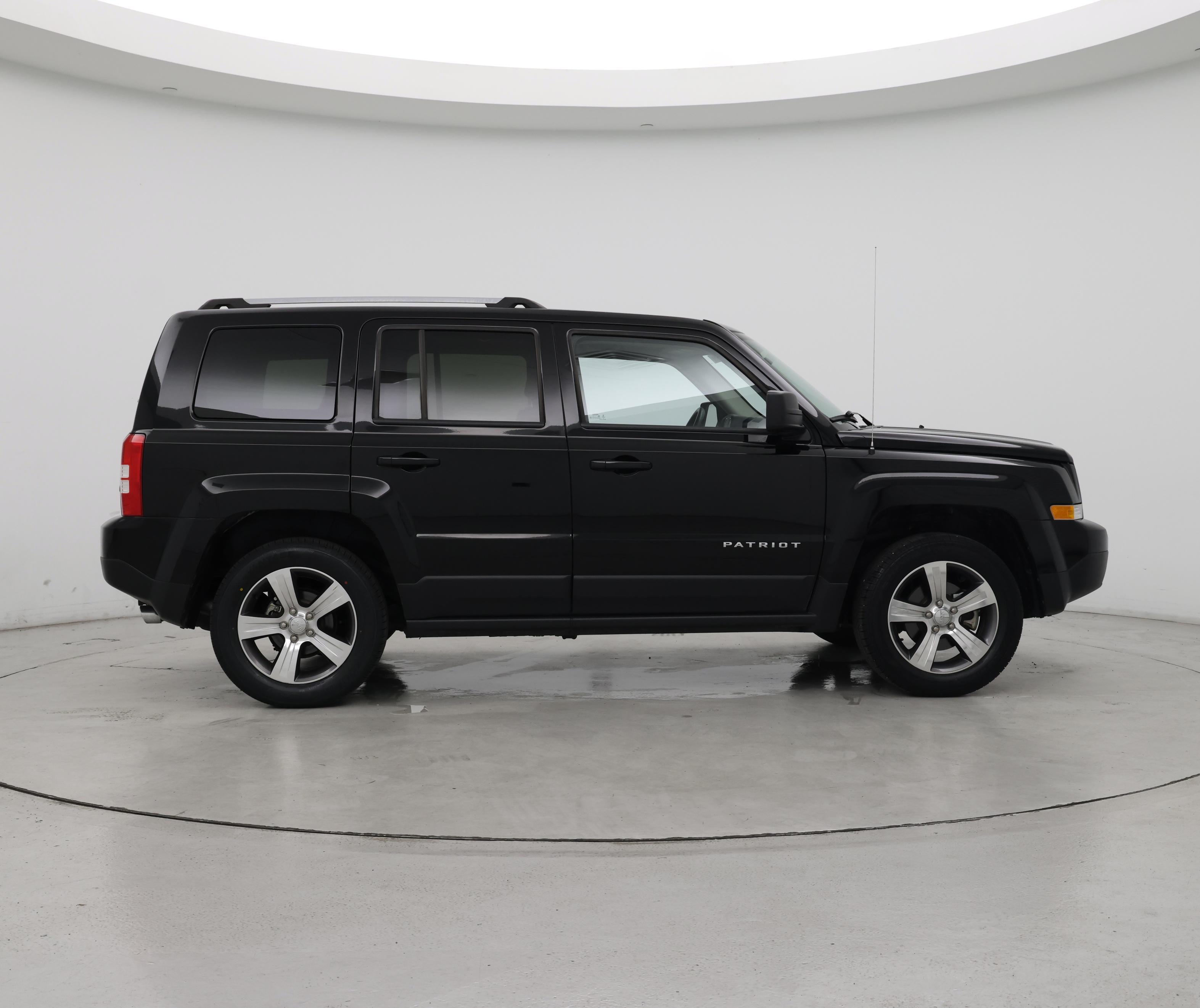 Thumbnail: 2017 Jeep Patriot - 7