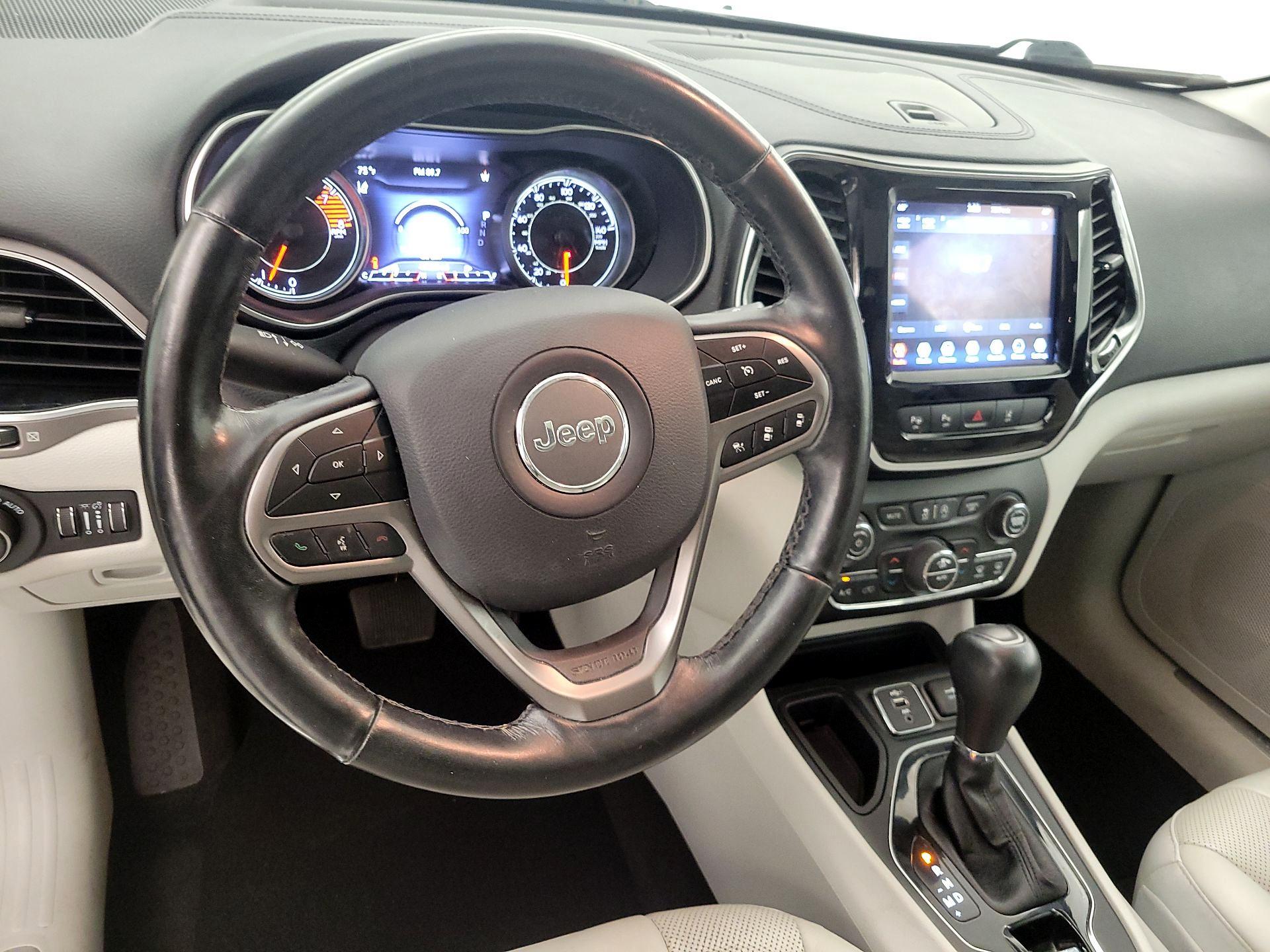 Thumbnail: 2021 Jeep Cherokee - 10