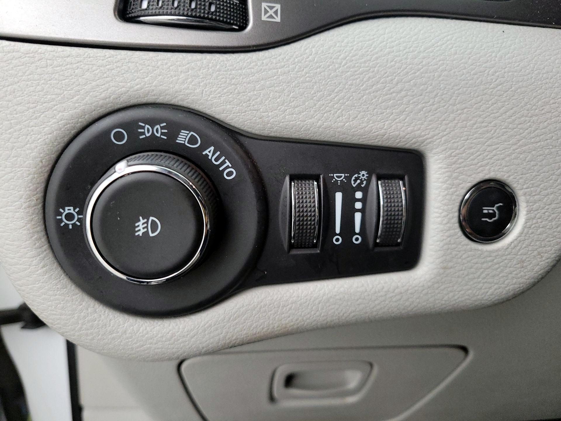 Thumbnail: 2021 Jeep Cherokee - 13