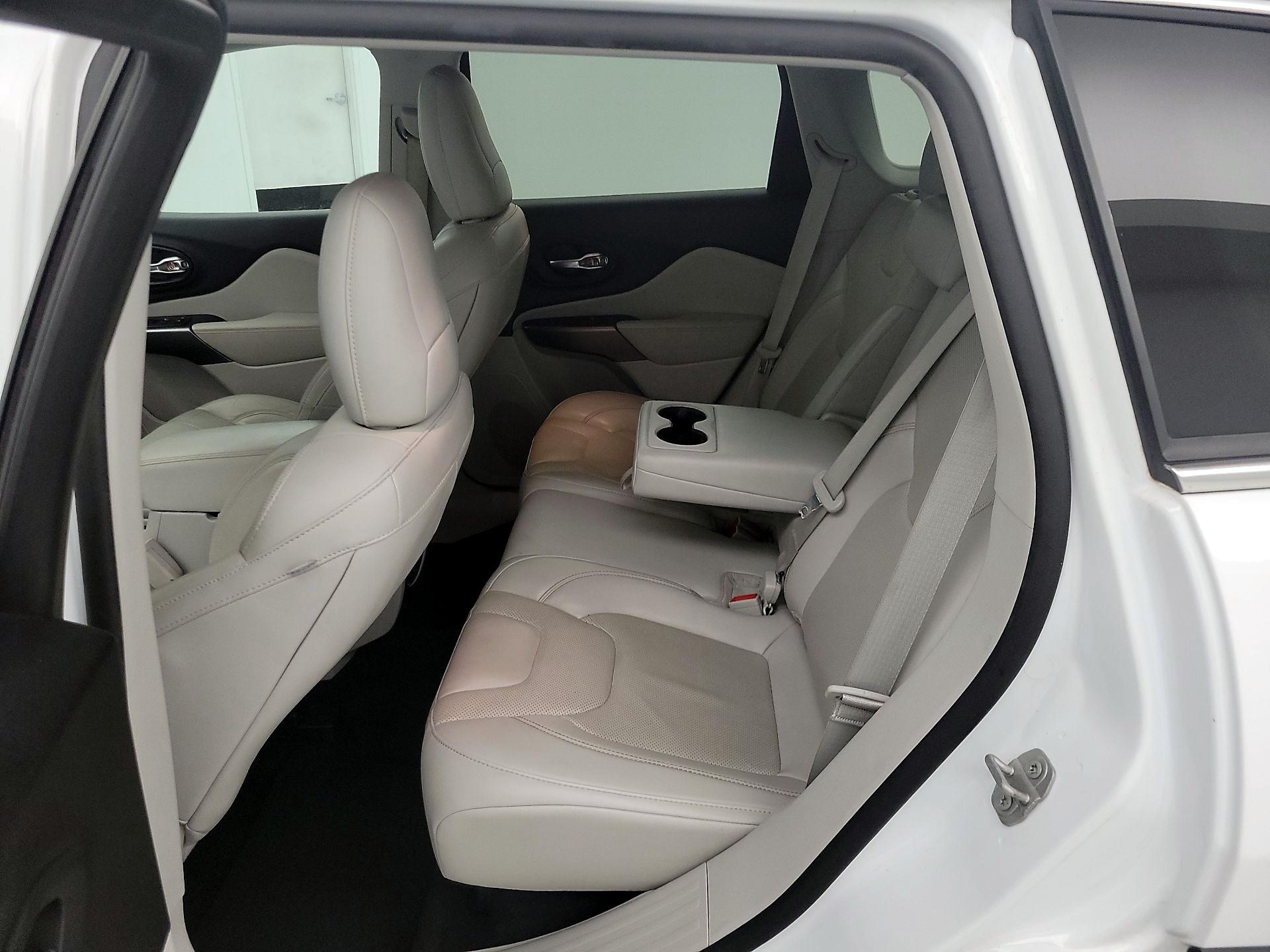 Thumbnail: 2021 Jeep Cherokee - 20