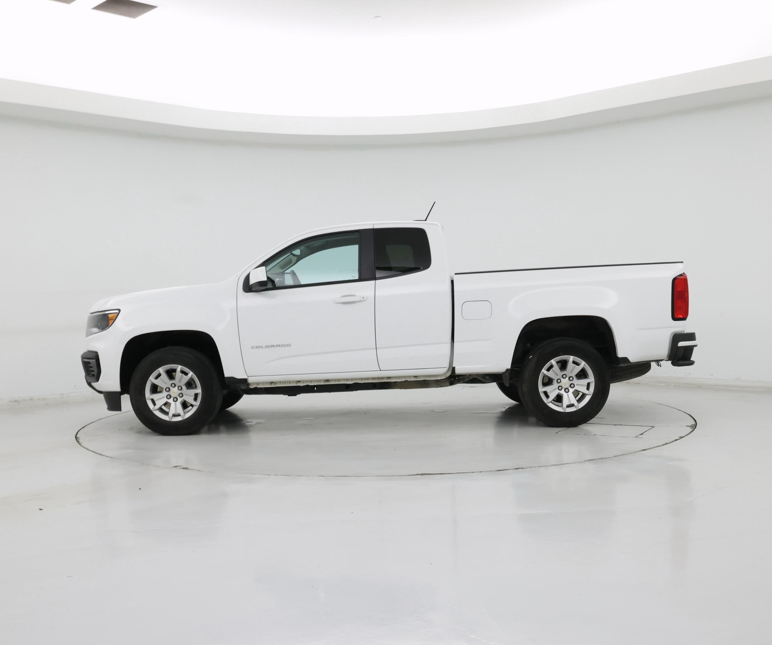 Thumbnail: 2022 Chevrolet Colorado - 3