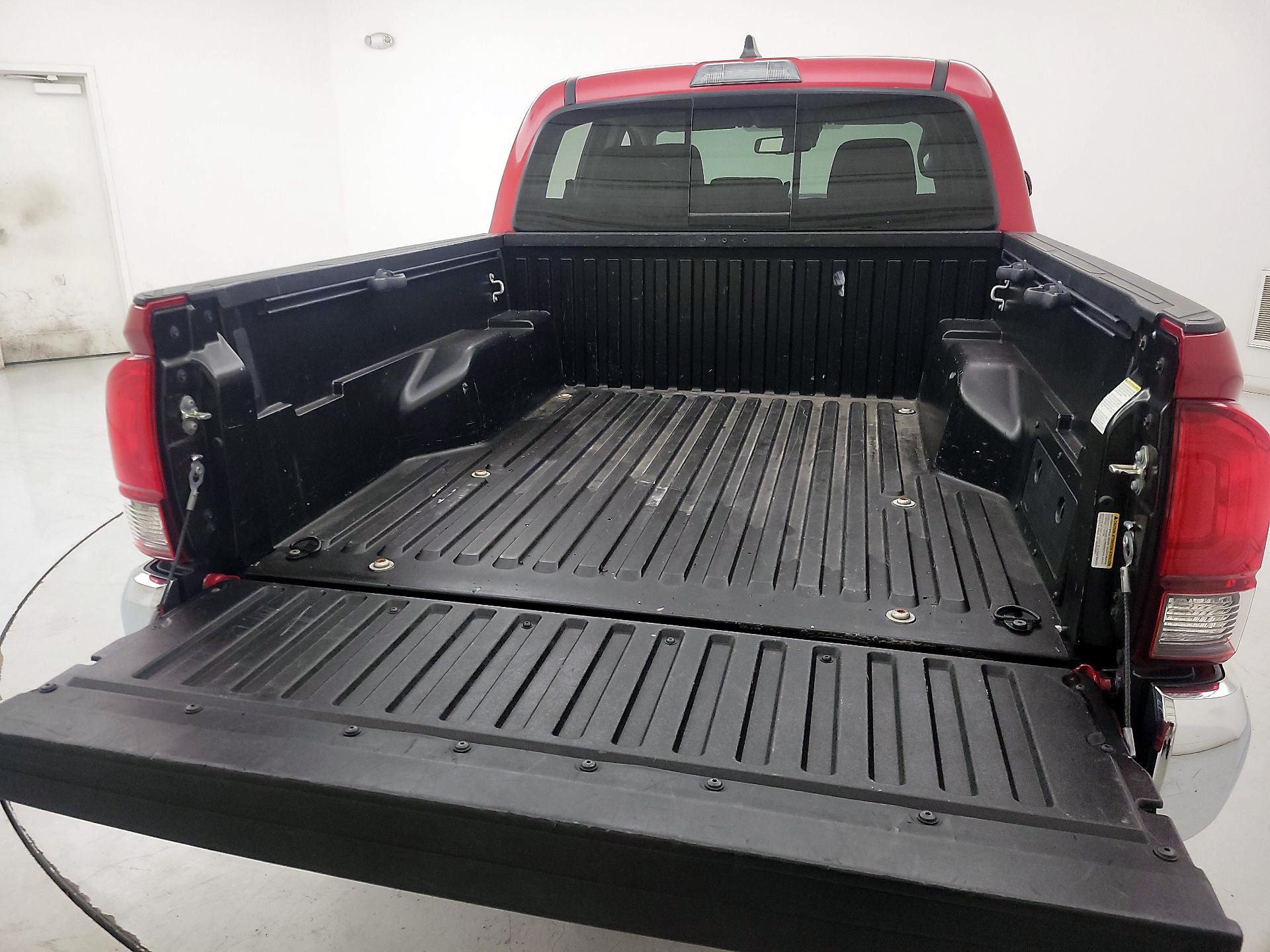 Thumbnail: 2021 Toyota Tacoma - 20