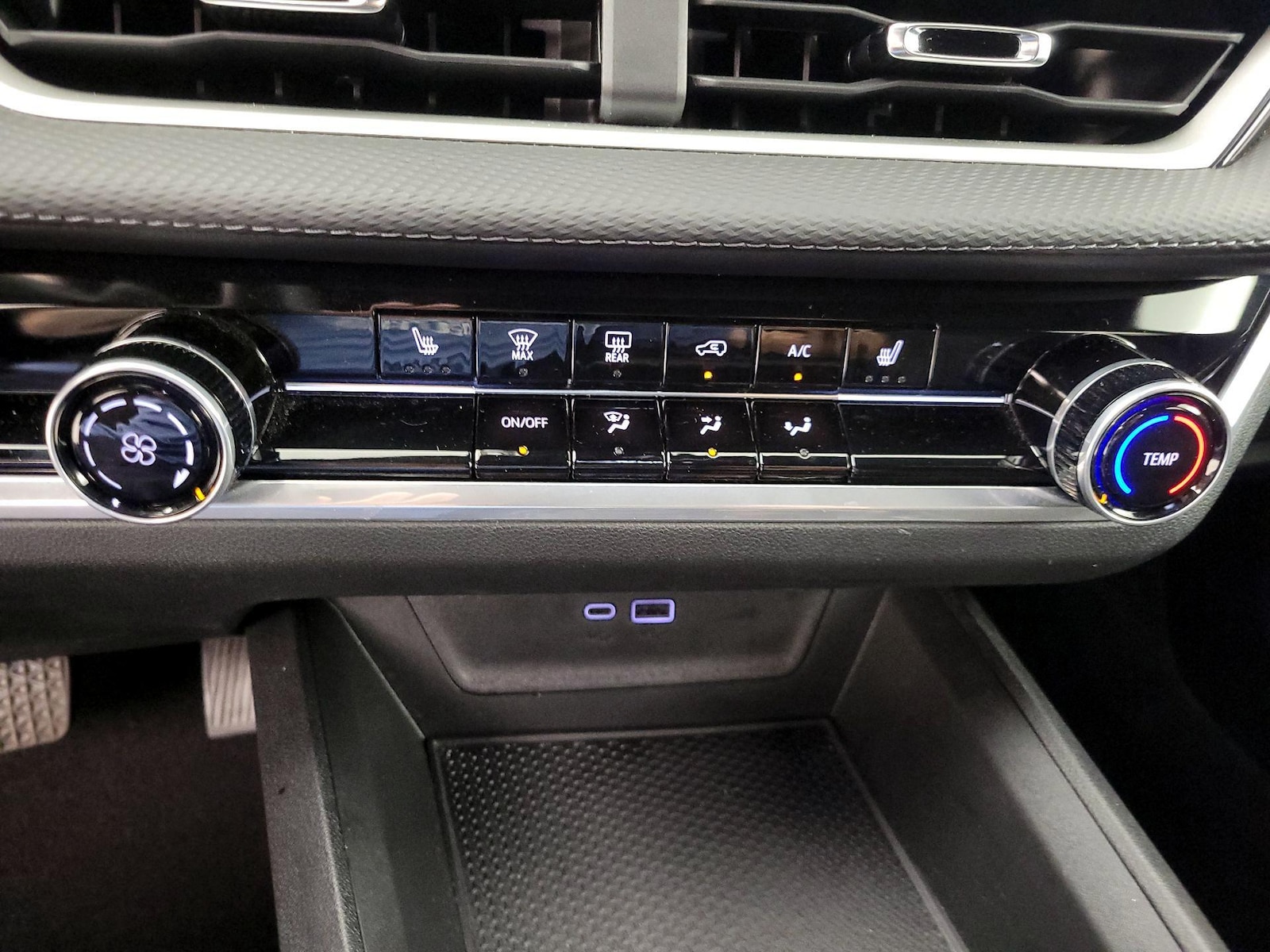 2026 Chevrolet Equinox LT - Photo 18