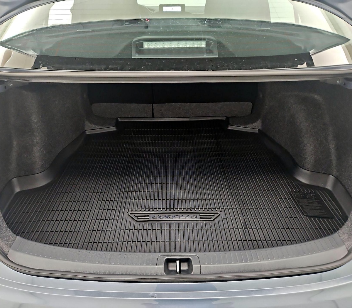 Trunk/Cargo (Seats Up)
