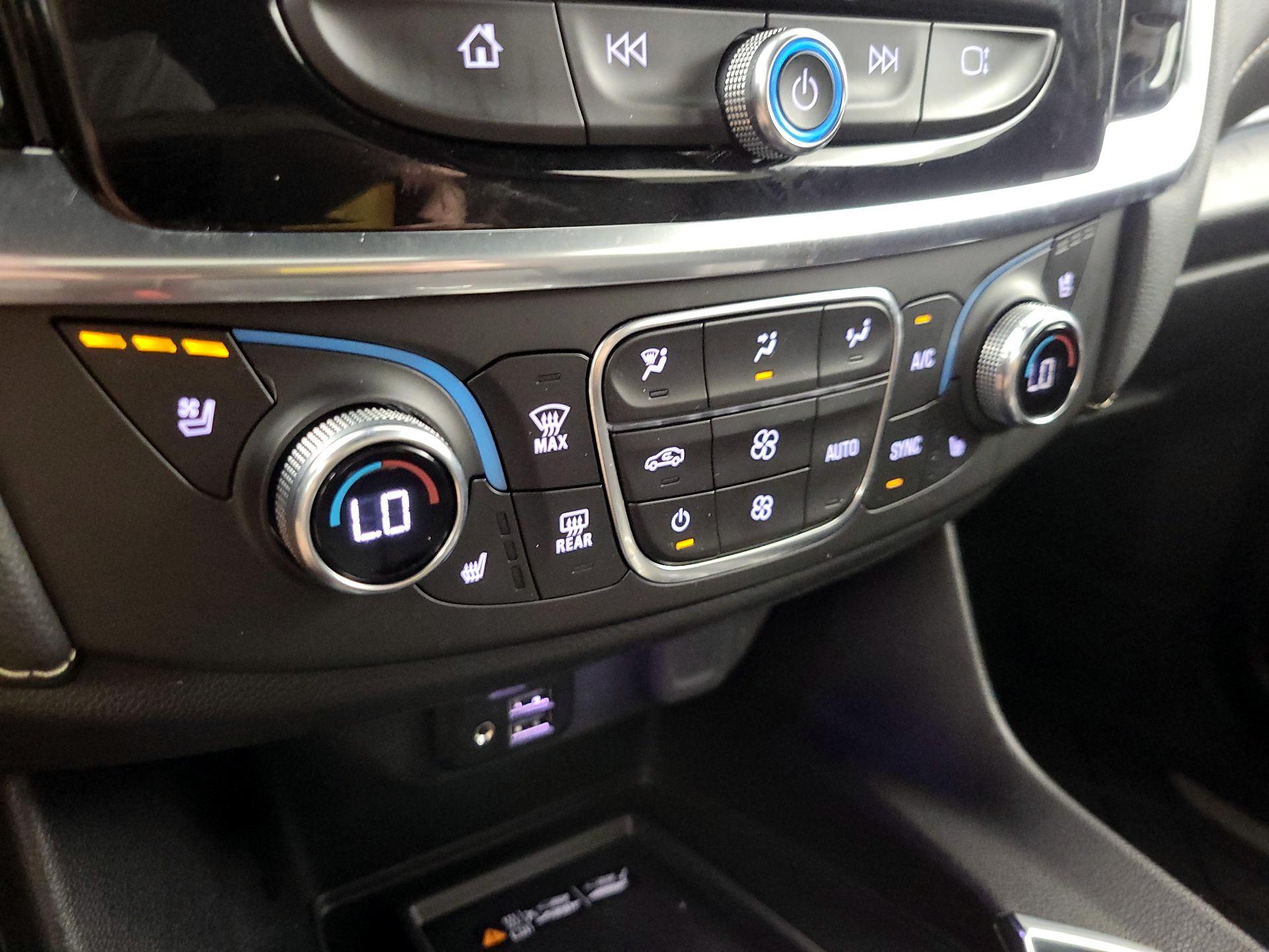 Thumbnail: 2023 Chevrolet Traverse - 16
