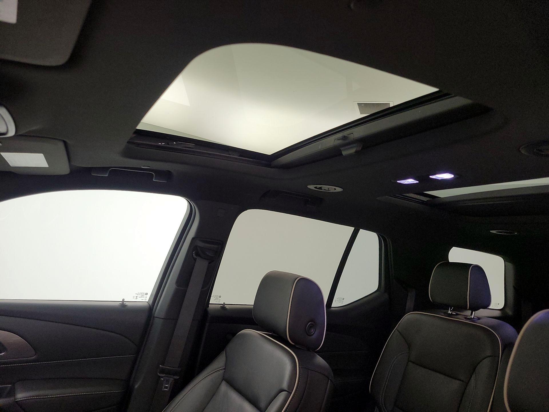 Thumbnail: 2023 Chevrolet Traverse - 19