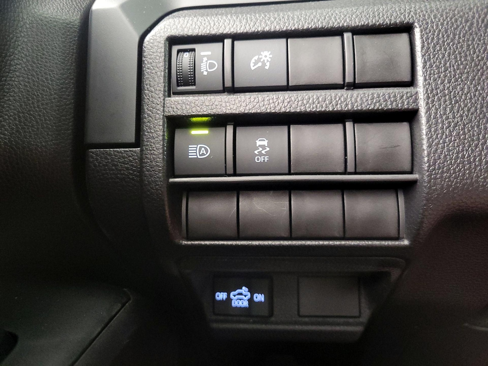 2025 Toyota Tacoma SR - Photo 14