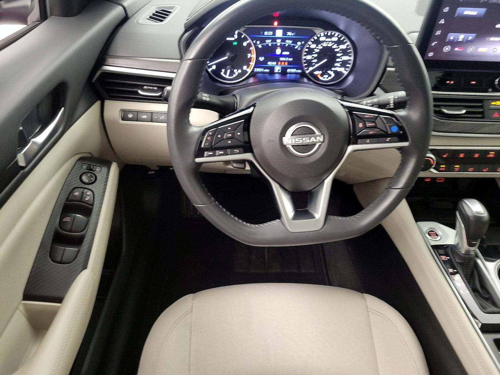 2024 Nissan Altima SV - Photo 11