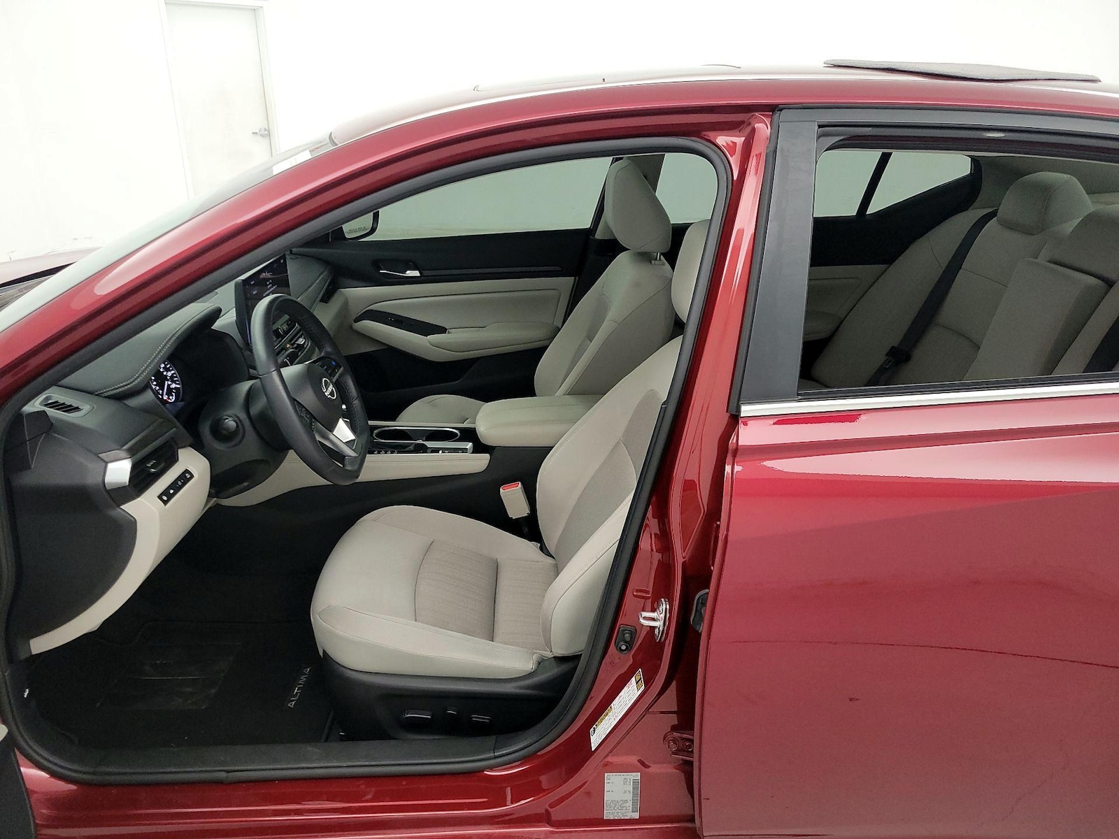 2024 Nissan Altima SV - Photo 12