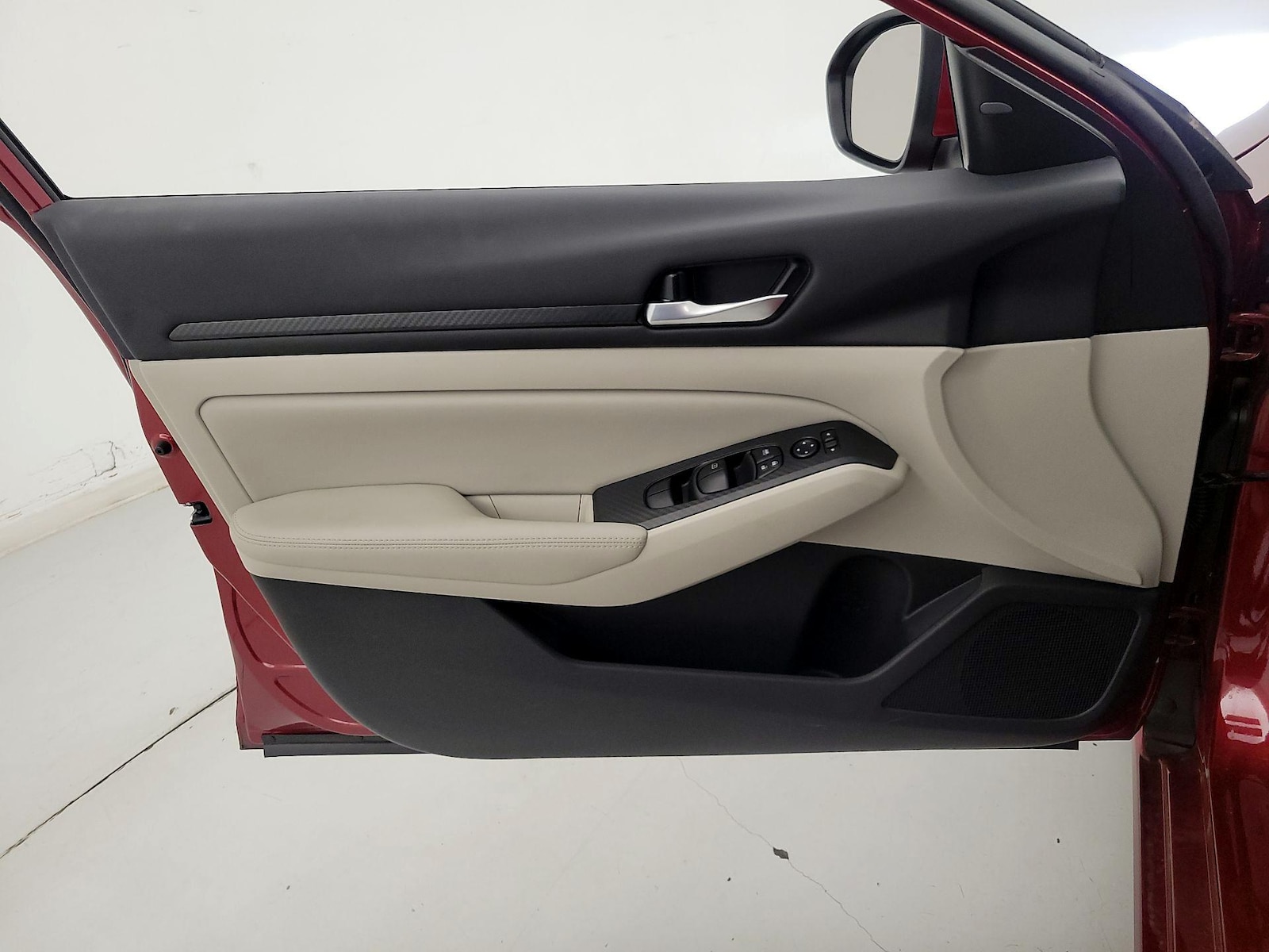 2024 Nissan Altima SV - Photo 13