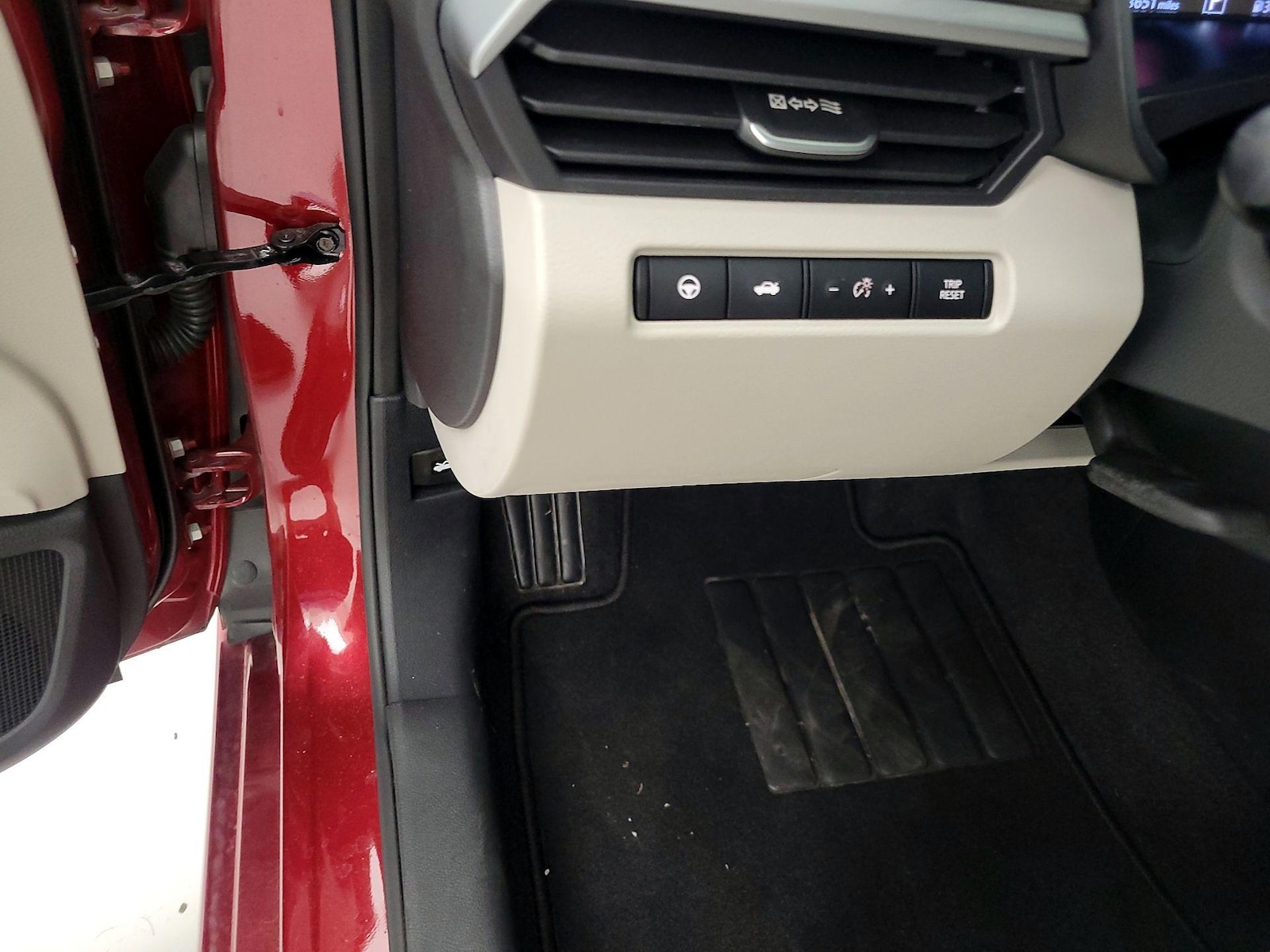 2024 Nissan Altima SV - Photo 14