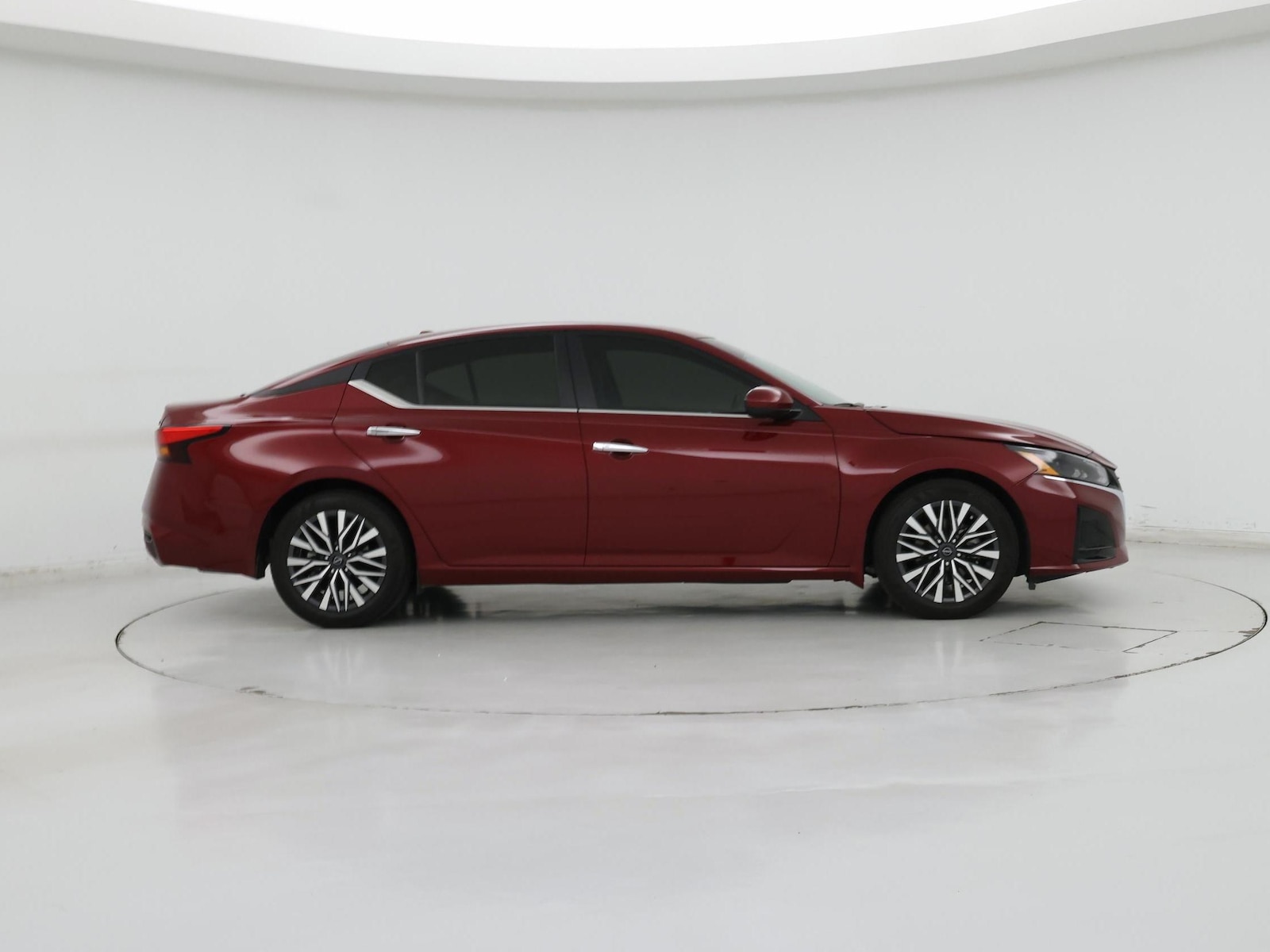 2024 Nissan Altima SV - Photo 8