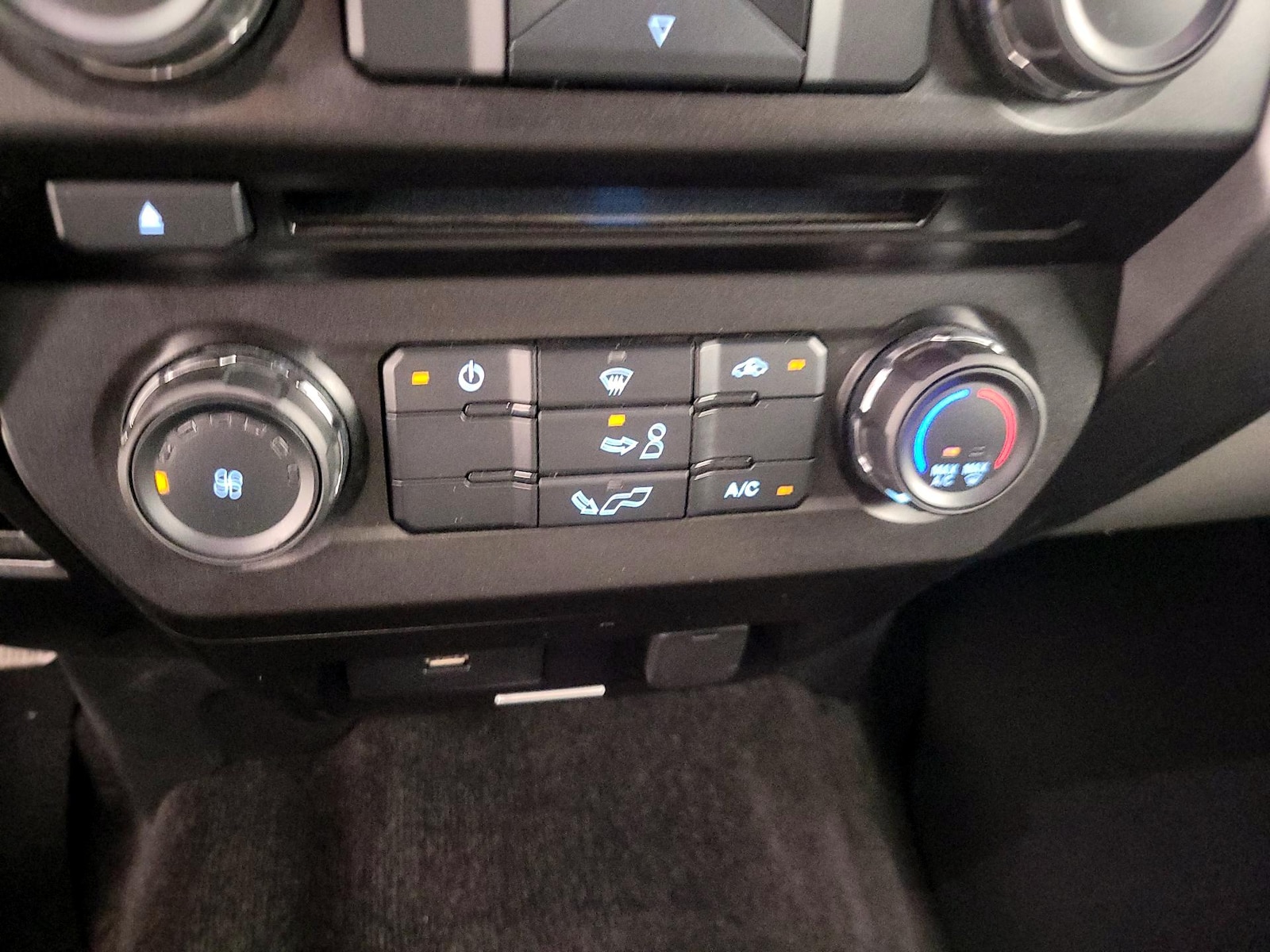 2018 Ford F-150 XLT - Photo 17