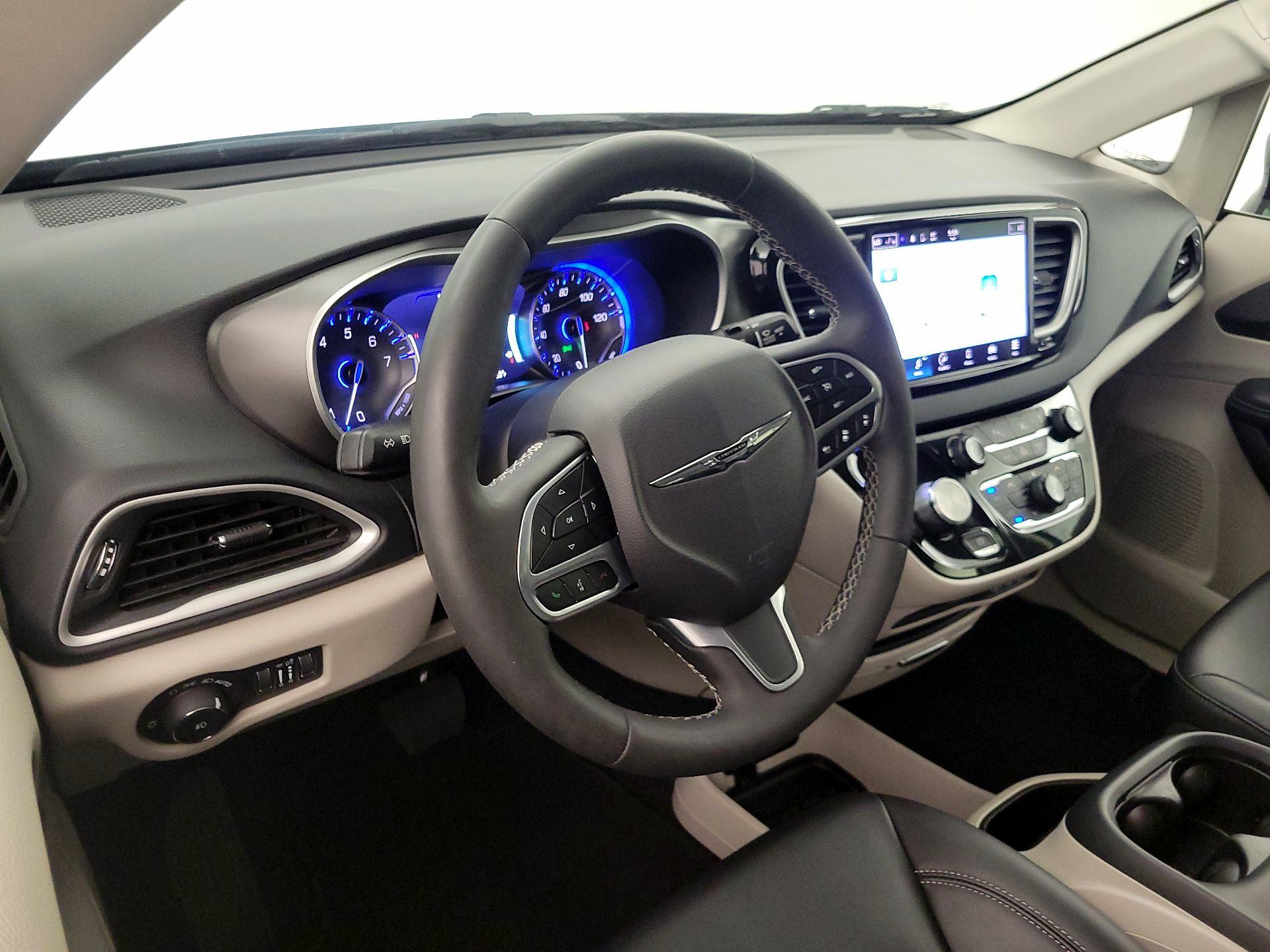 Thumbnail: 2024 Chrysler Pacifica - 9