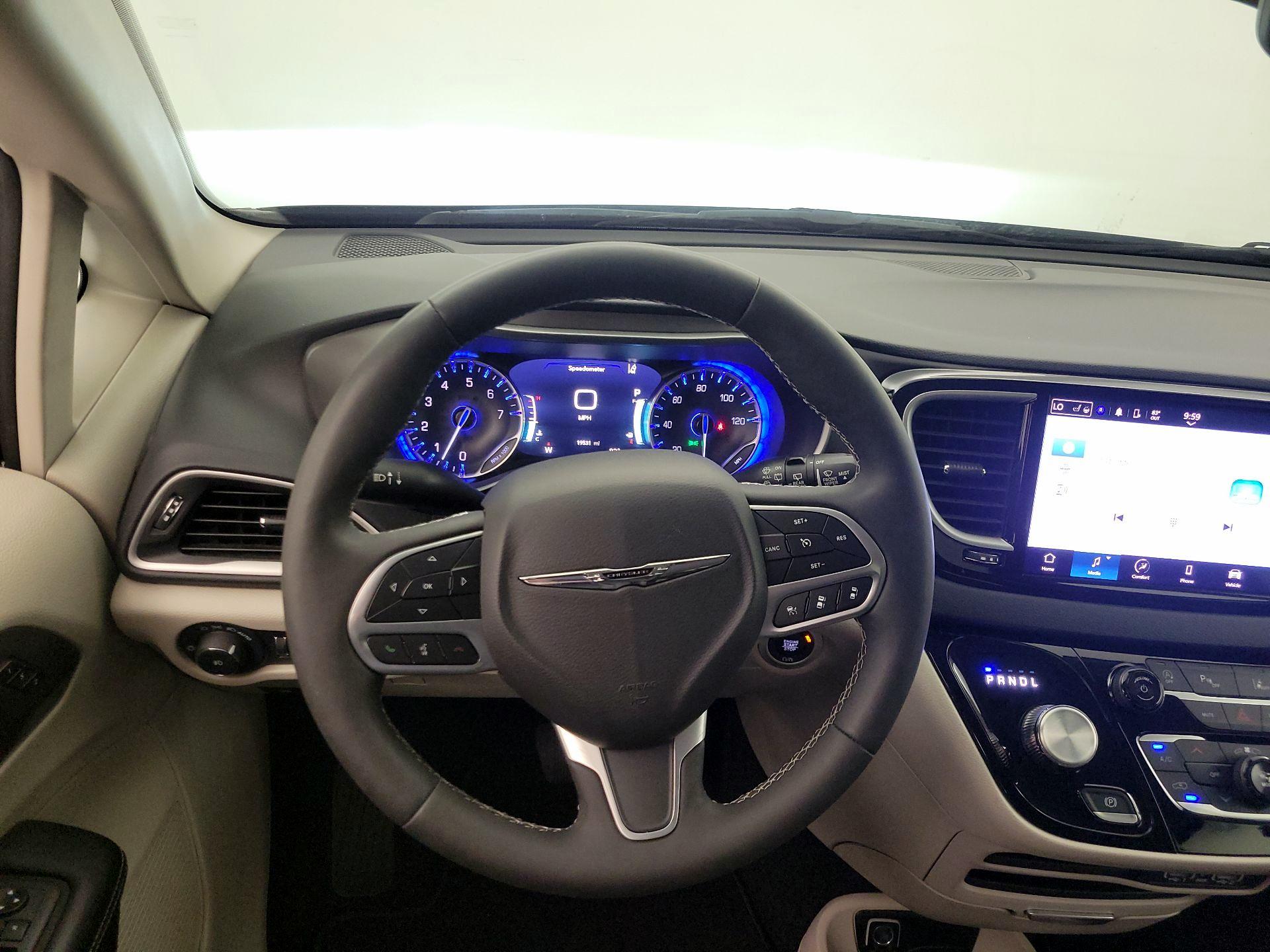 Thumbnail: 2024 Chrysler Pacifica - 10
