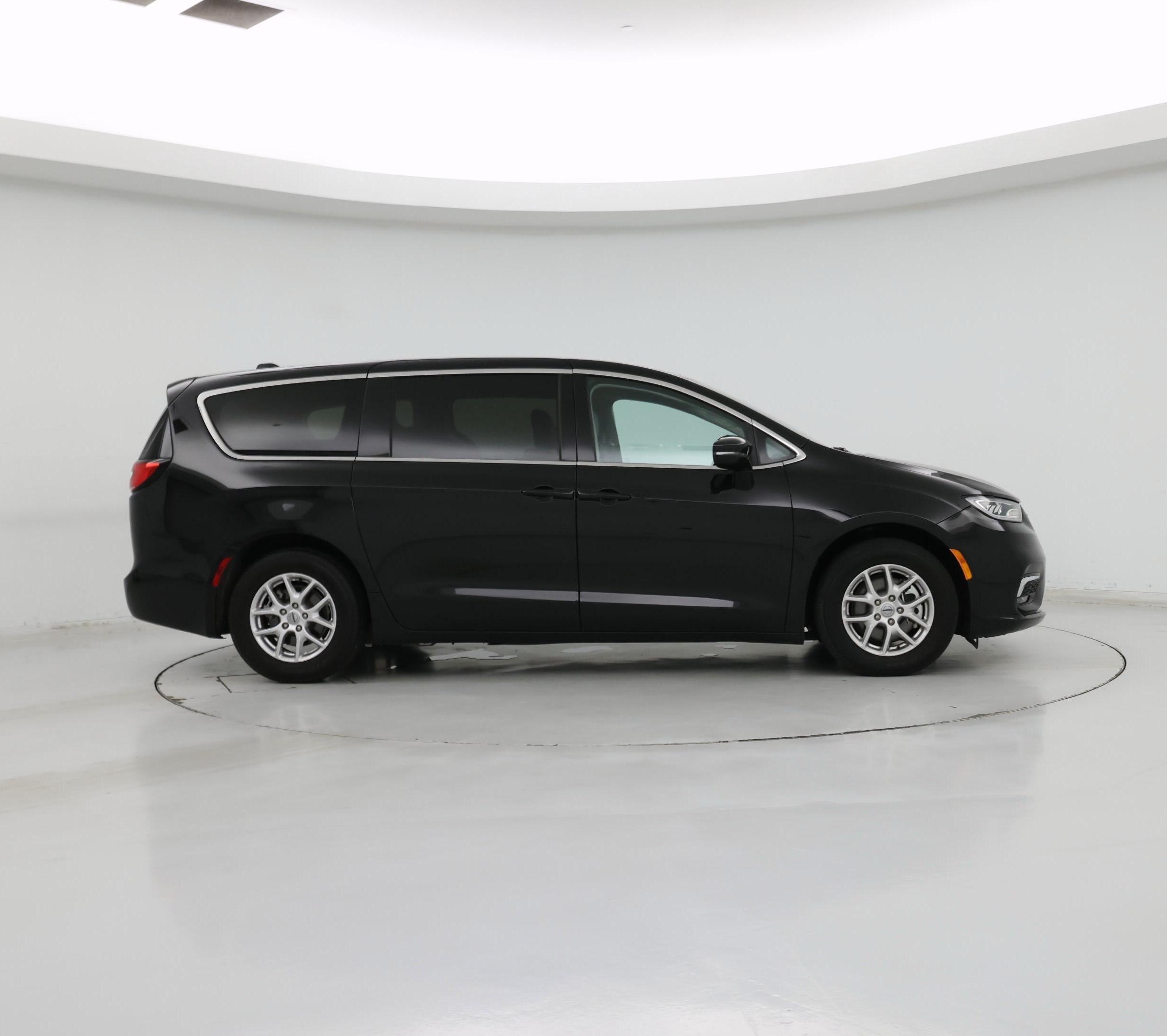 Thumbnail: 2024 Chrysler Pacifica - 7