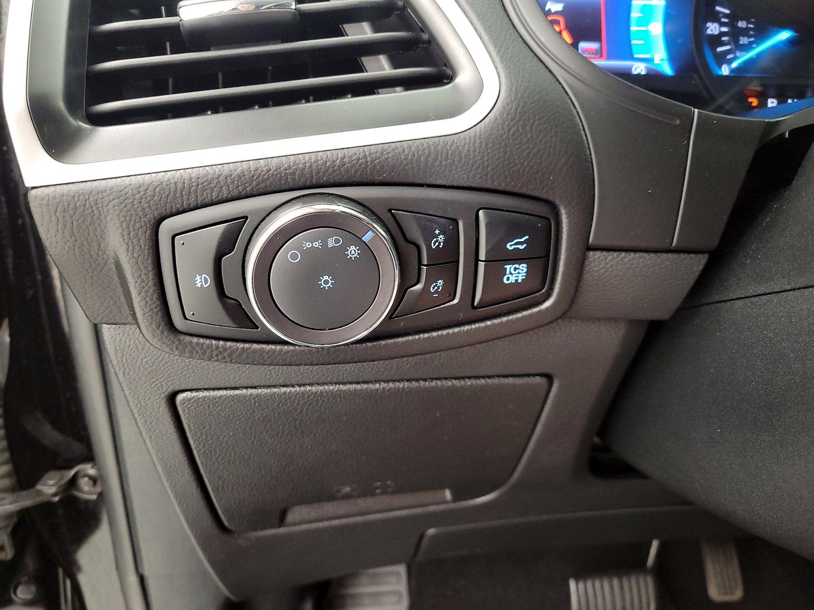 2024 Ford Edge SEL - Photo 14