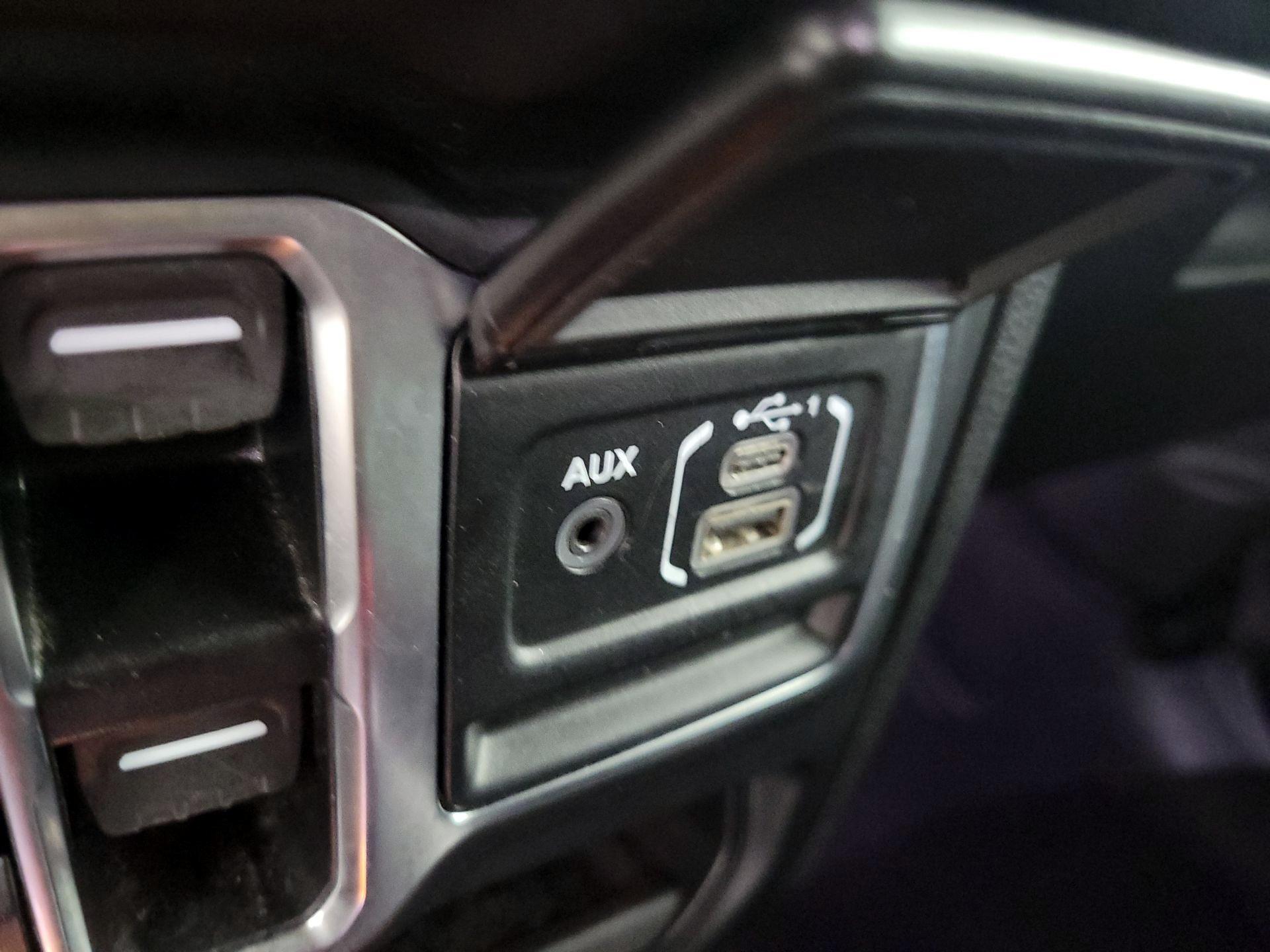Thumbnail: 2024 Jeep Wrangler - 18