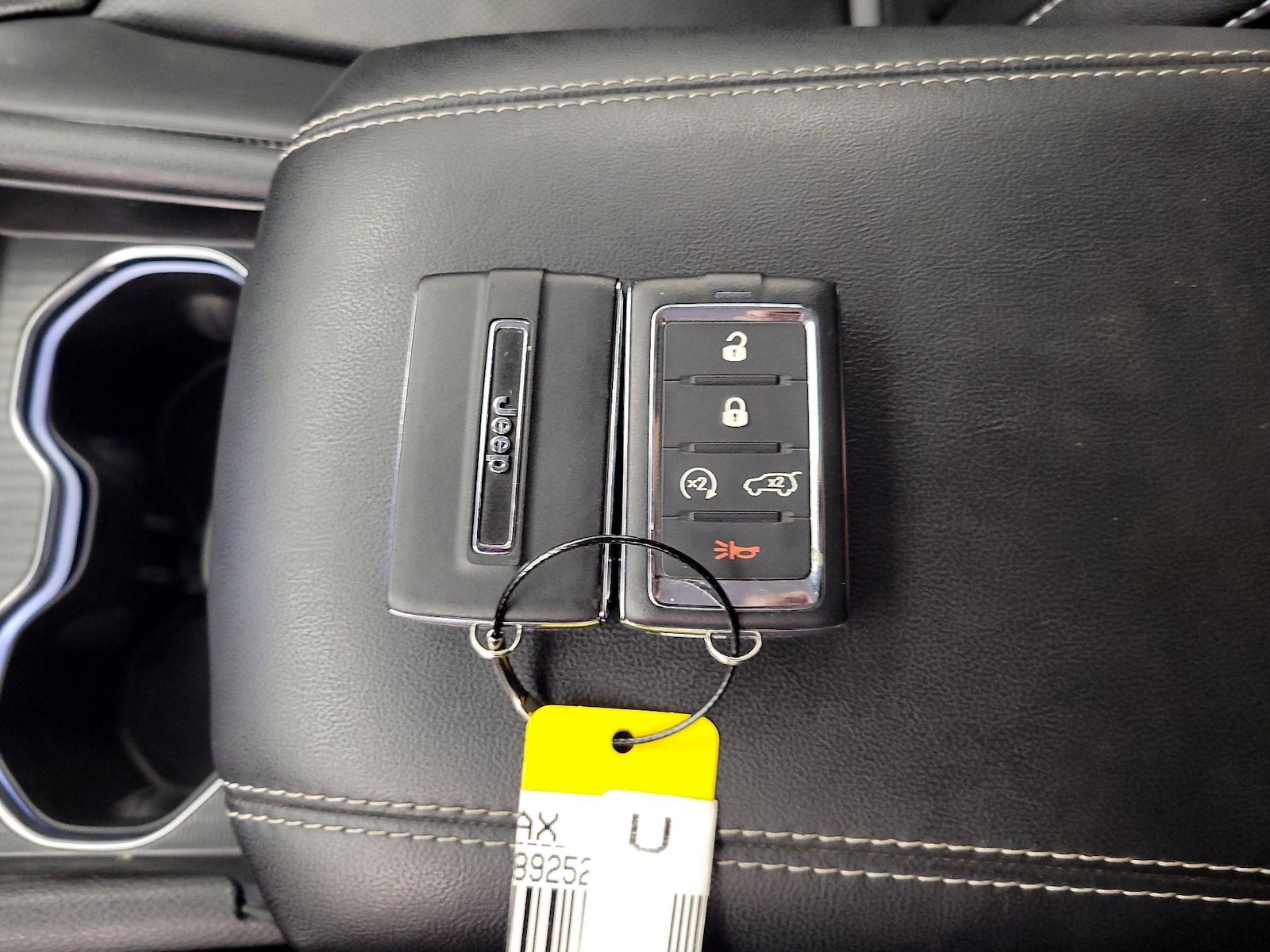 2023 Jeep Grand Cherokee 30th Anniversary 4xe - Photo 26