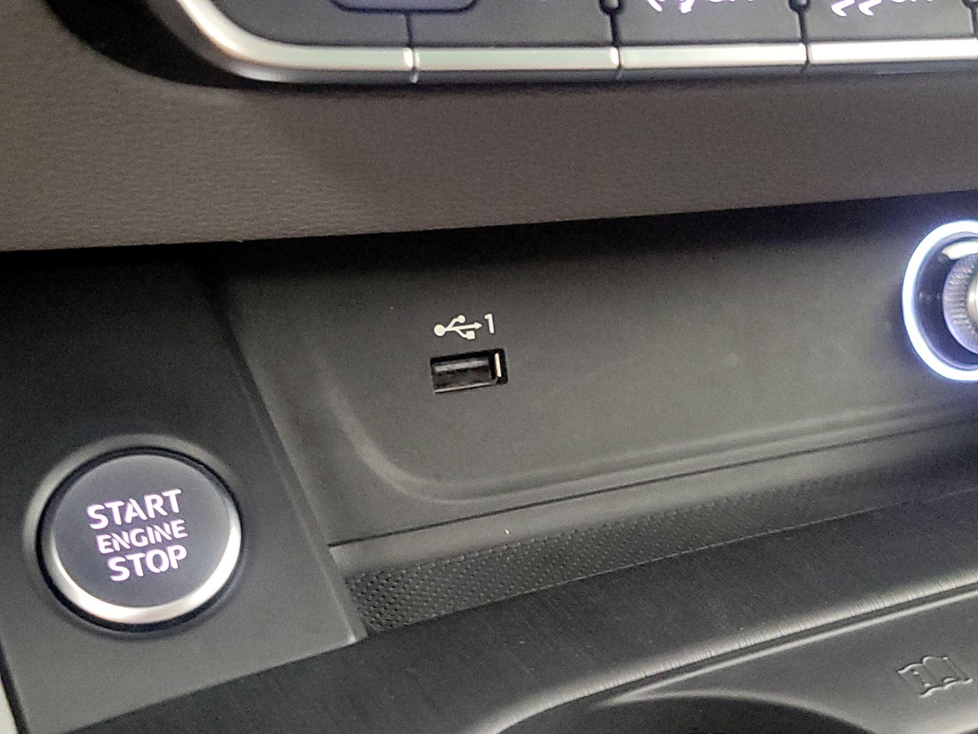 Thumbnail: 2019 Audi A4 - 19