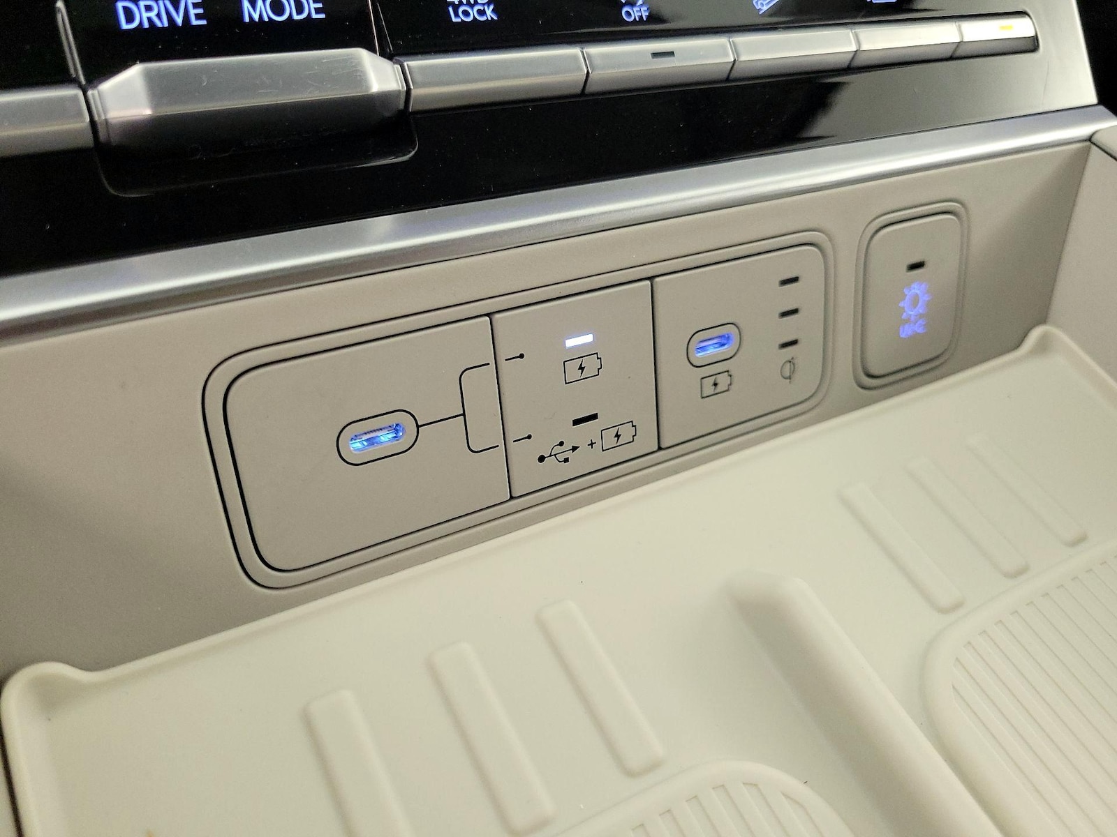 2024 Hyundai Santa Fe Limited - Photo 20