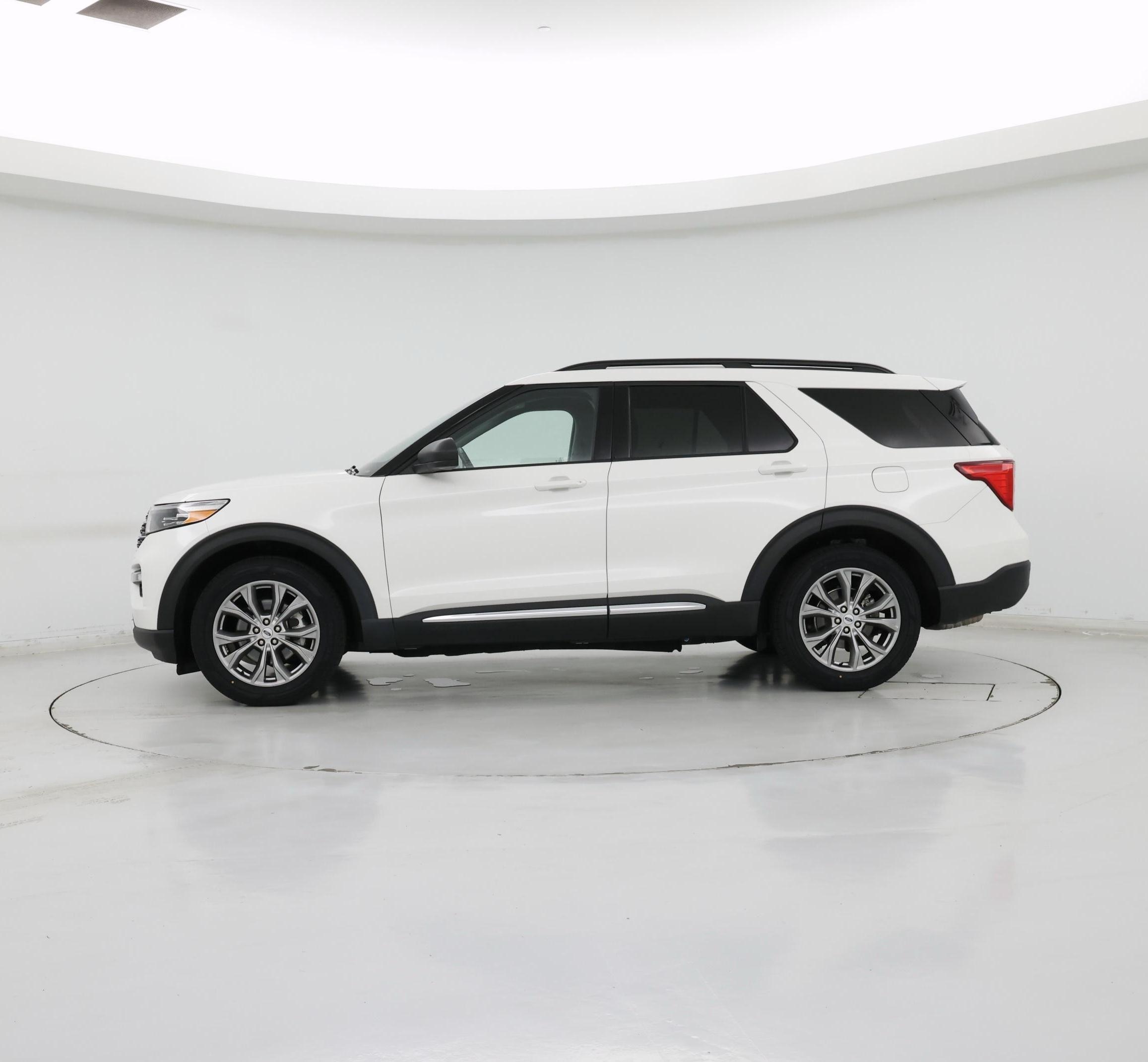 Thumbnail: 2022 Ford Explorer - 3