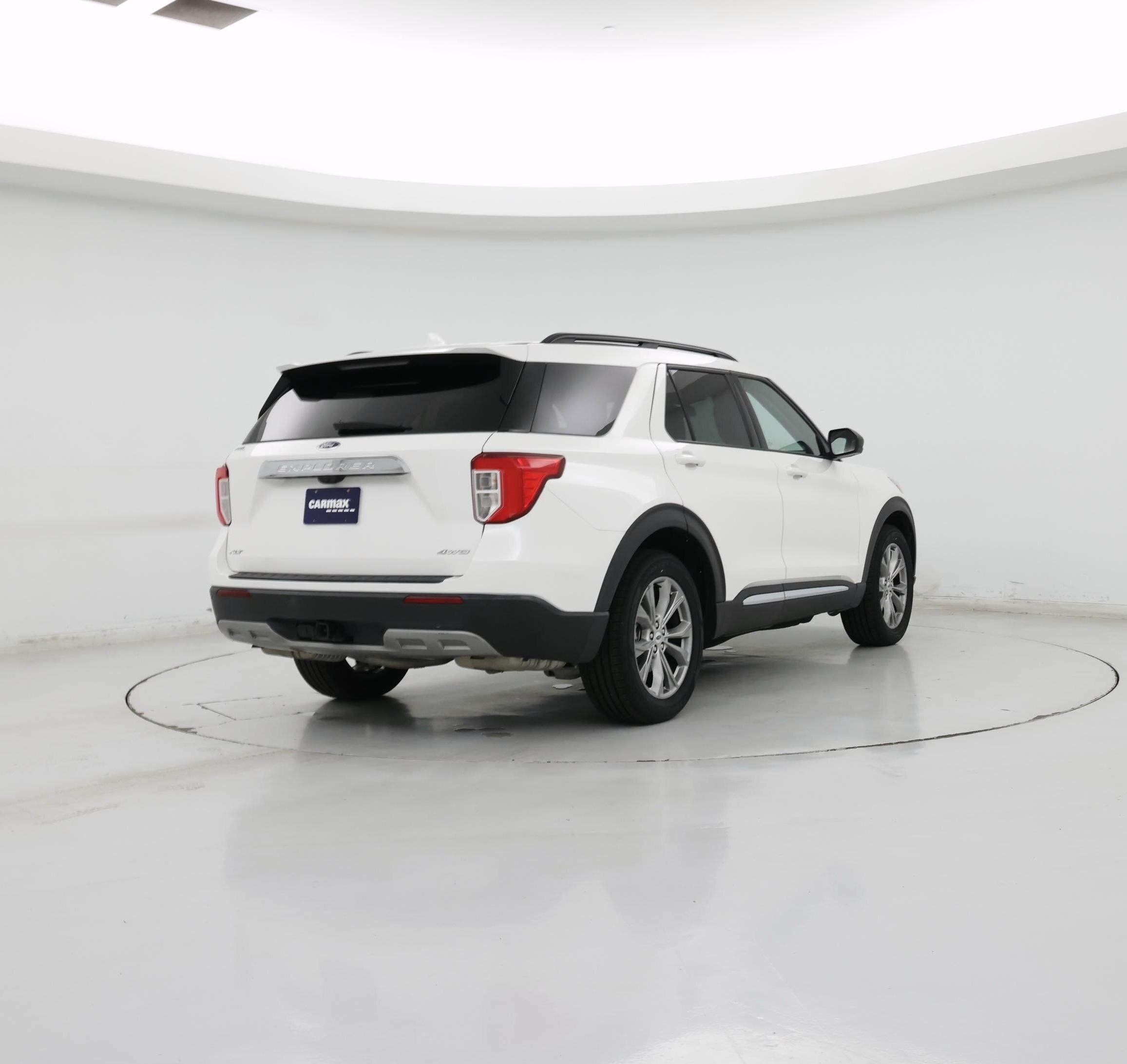 Thumbnail: 2022 Ford Explorer - 8