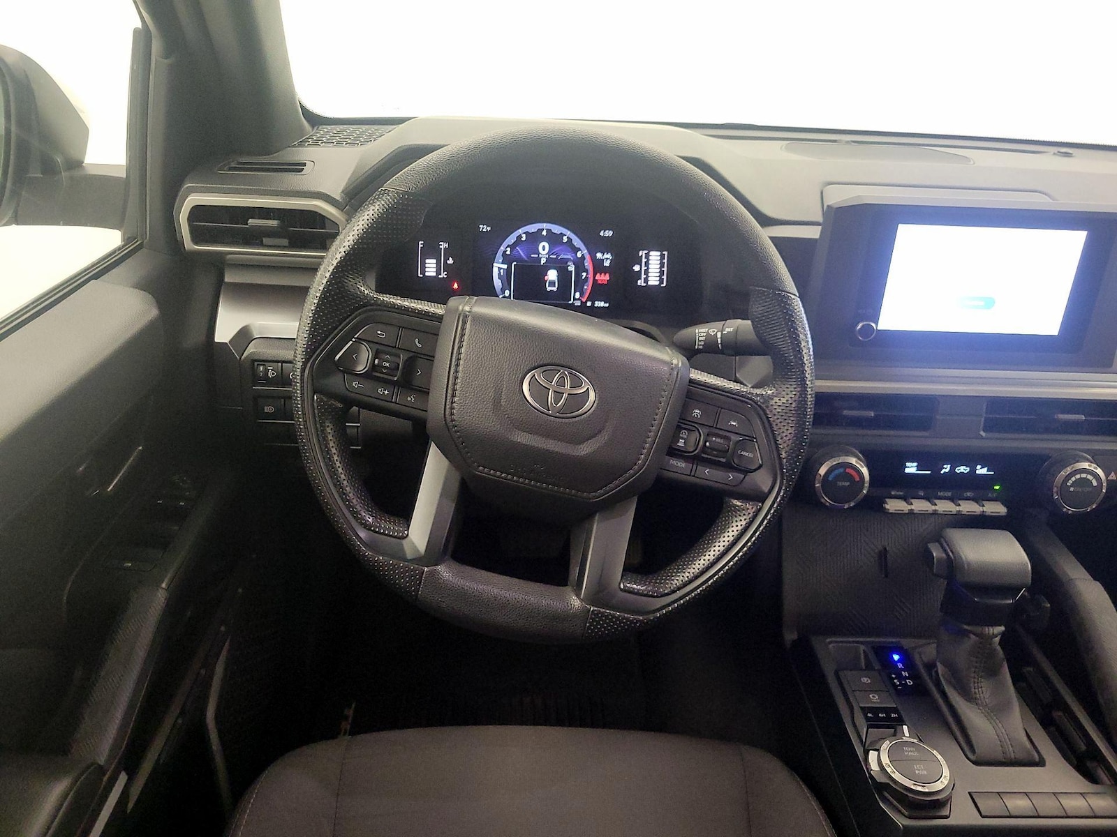2025 Toyota Tacoma SR5 - Photo 11