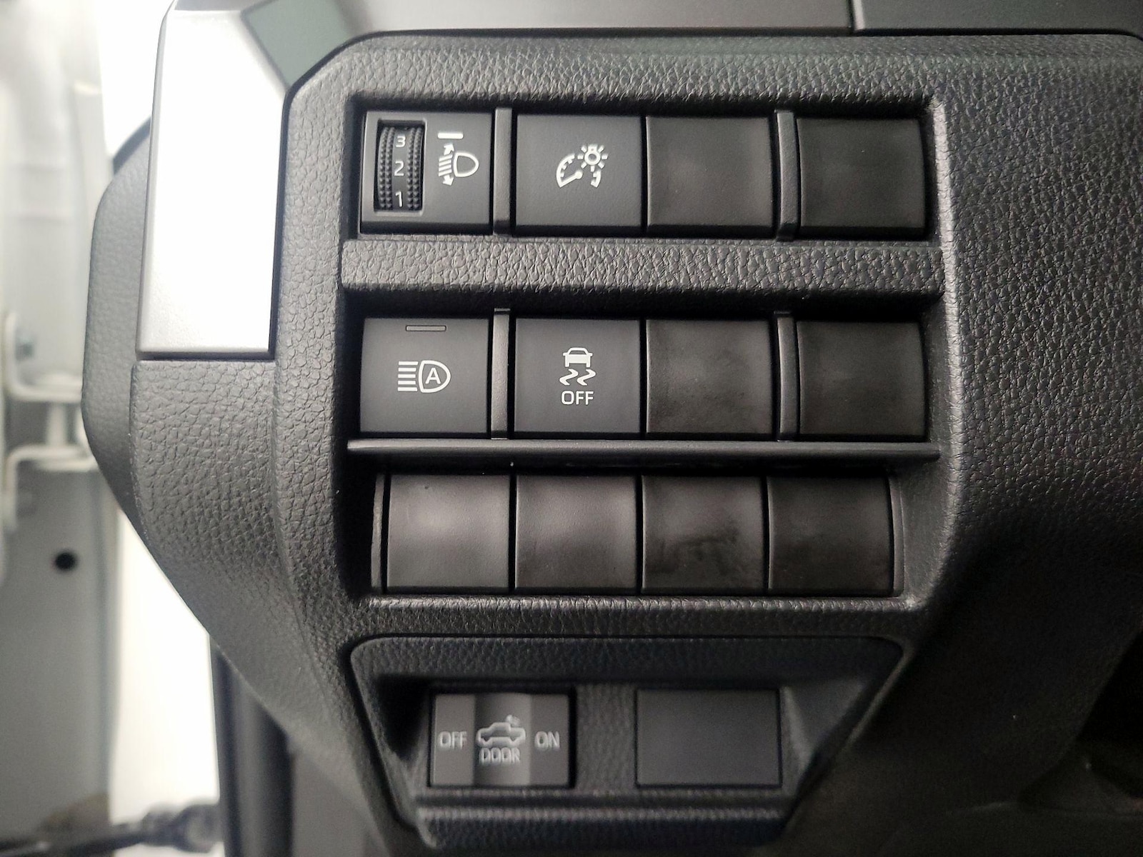 2025 Toyota Tacoma SR5 - Photo 14