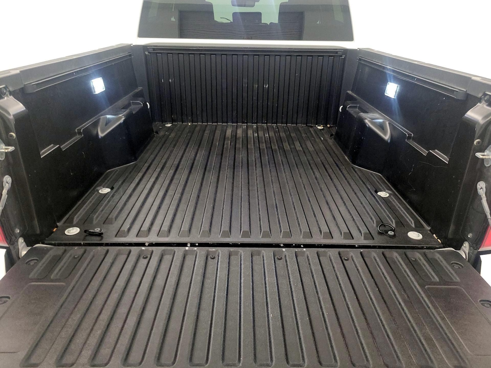 2025 Toyota Tacoma SR5 - Photo 21