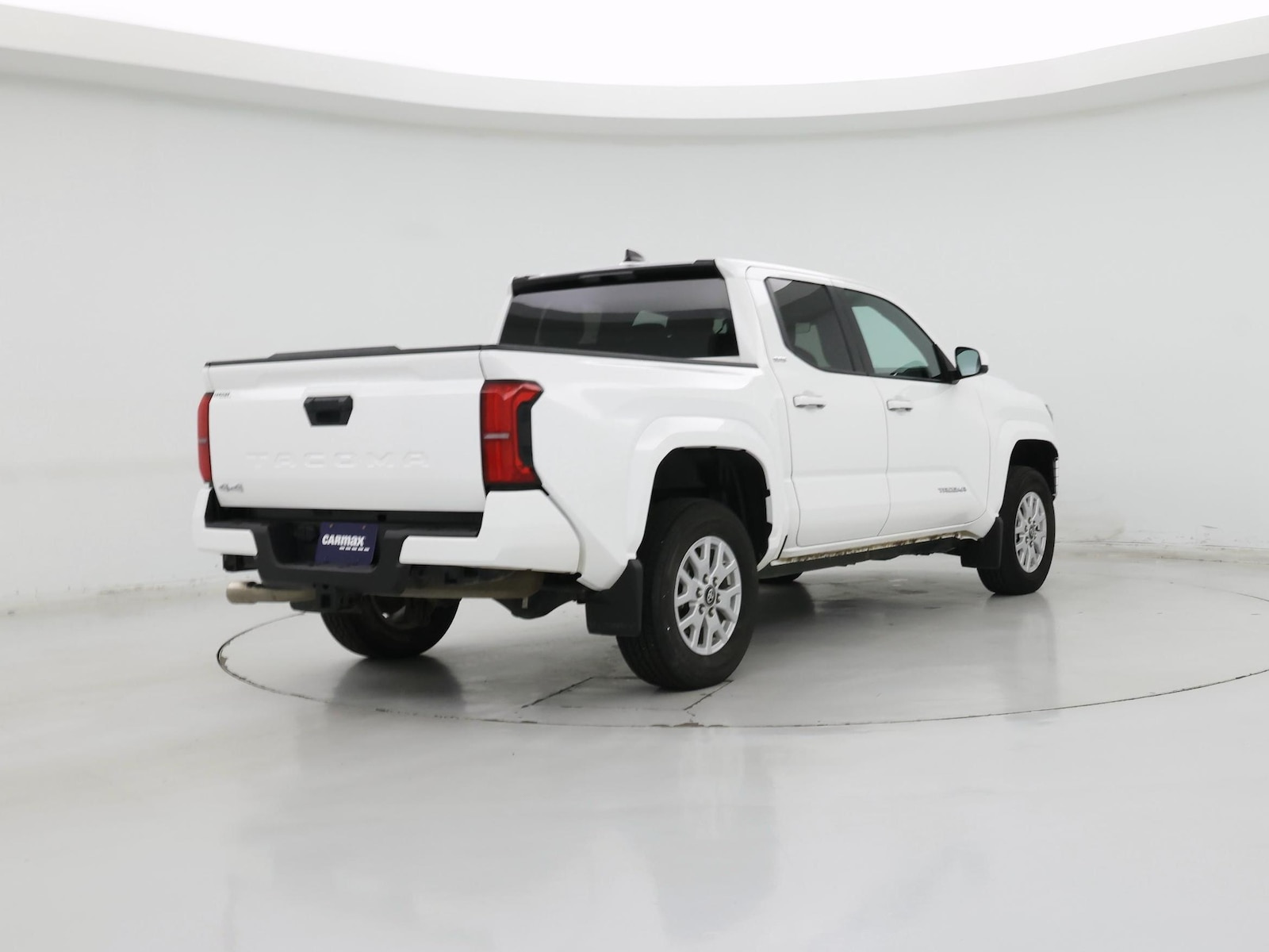 2025 Toyota Tacoma SR5 - Photo 9