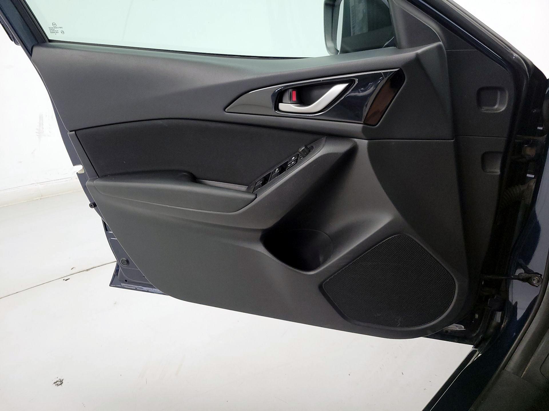 Thumbnail: 2016 Mazda Mazda3 - 12