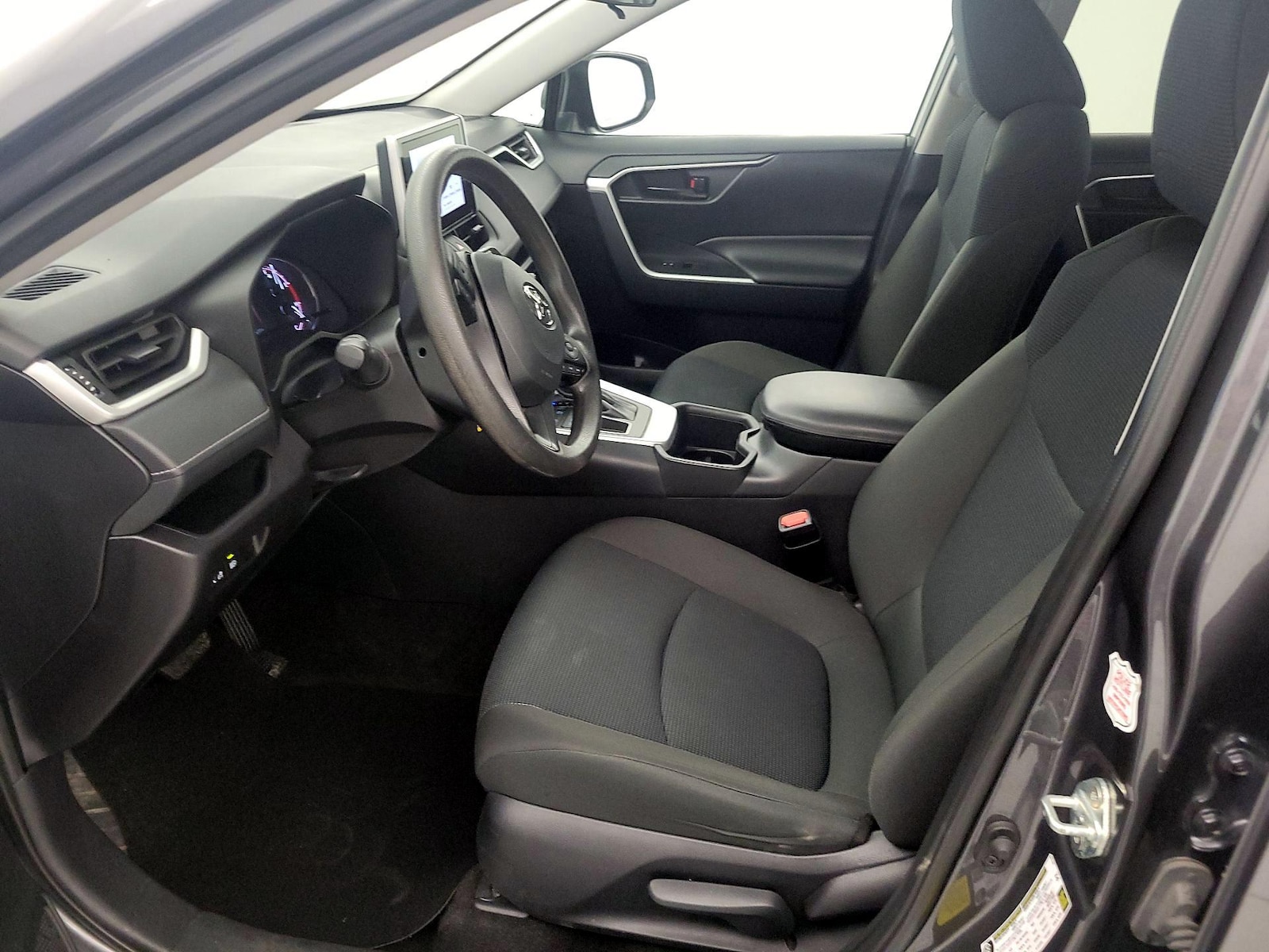 2025 Toyota RAV4 LE - Photo 12