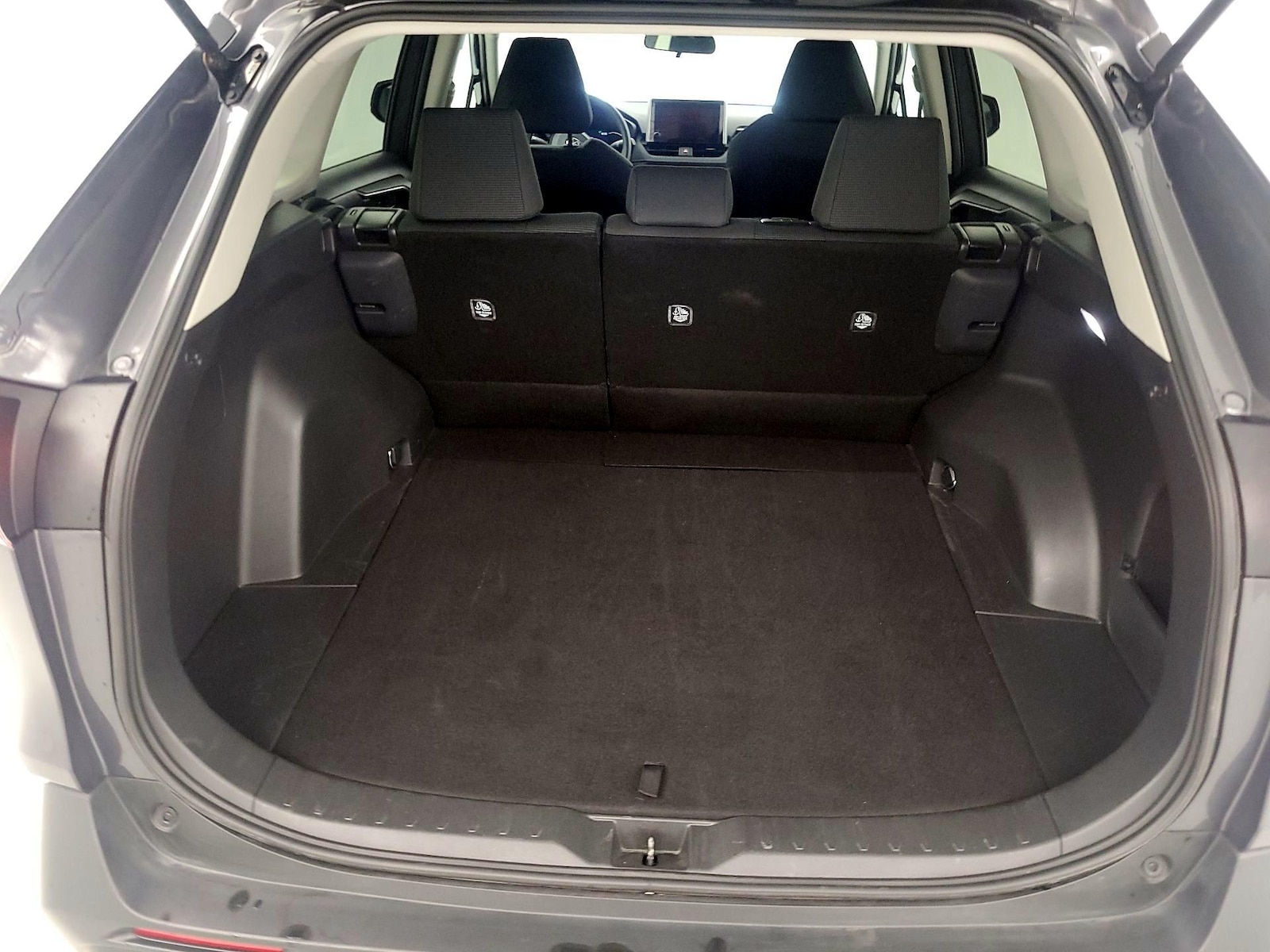 2025 Toyota RAV4 LE - Photo 21